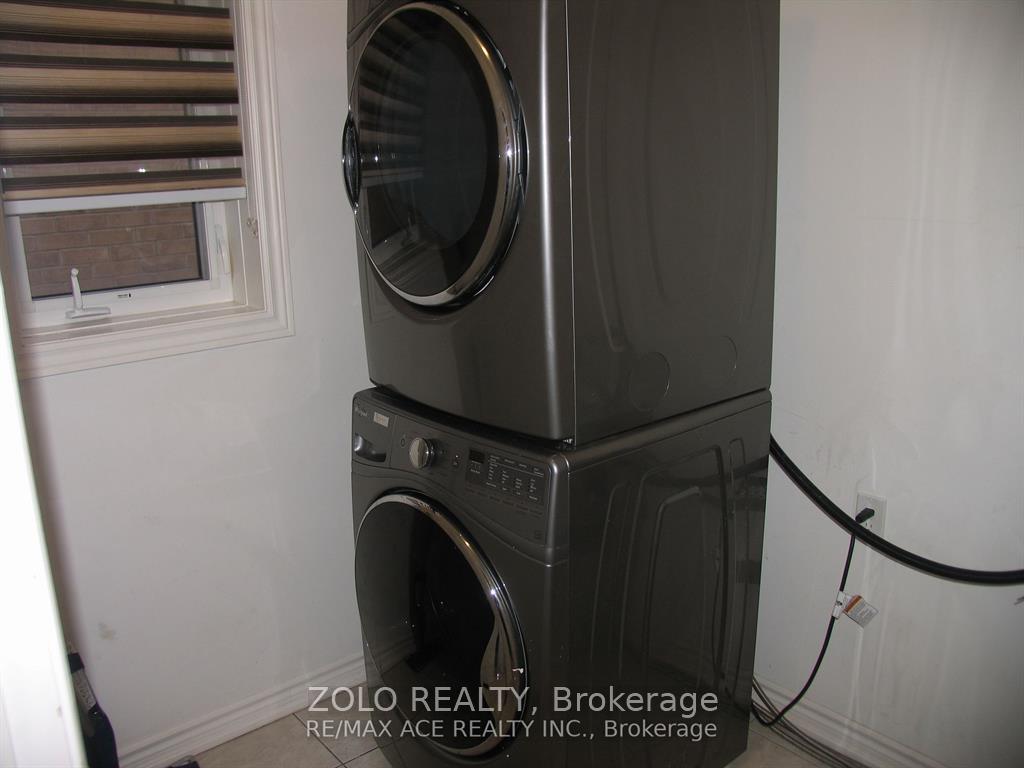 Photo 11 of 267 Lyle Drive, Clarington, Bowmanville — HOMEH