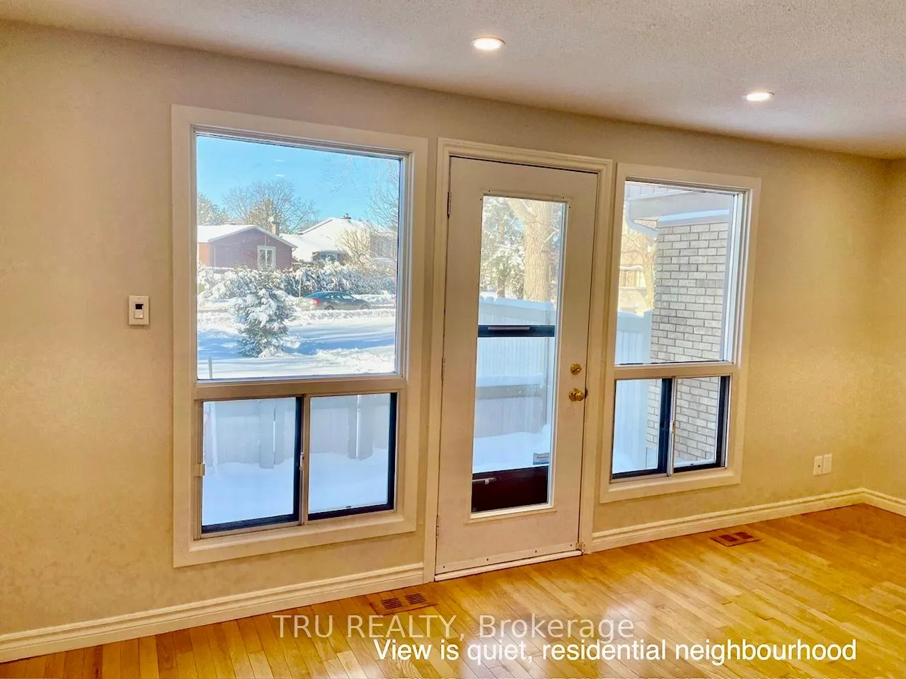 Photo 8 of 2285 Stonehenge Crescent, Ottawa, Pineview — HOMEH