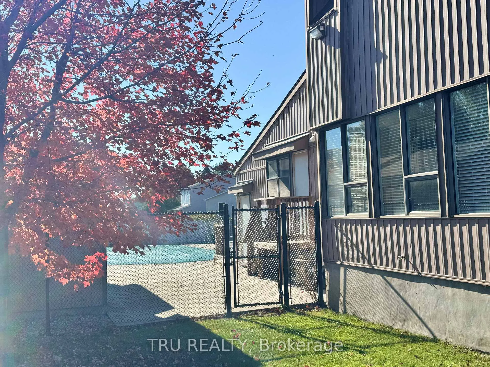 Photo 15 of 2285 Stonehenge Crescent, Ottawa, Pineview — HOMEH