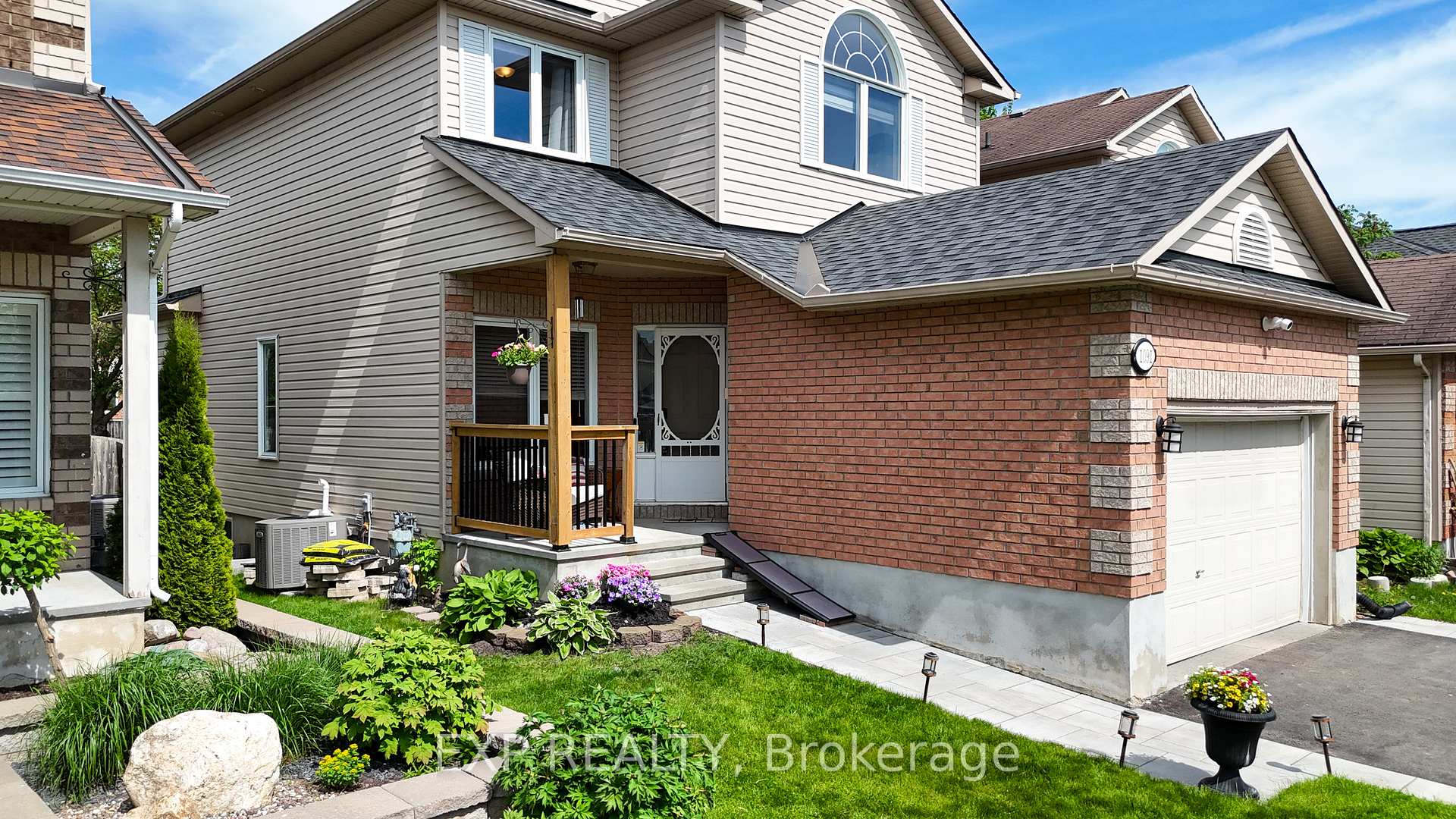 Photo 2 of 1091 Rocky Harbour Crescent, Ottawa, Riverside South/Gloucester Glen — HOMEH