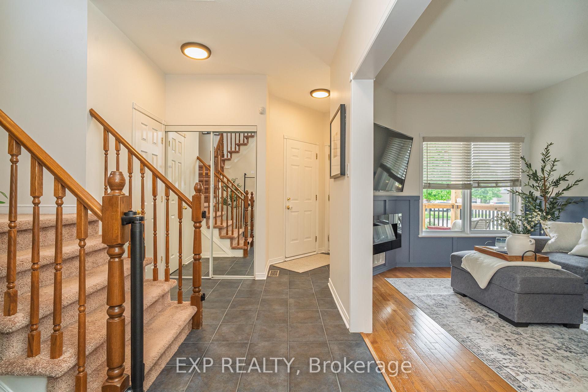Photo 3 of 1091 Rocky Harbour Crescent, Ottawa, Riverside South/Gloucester Glen — HOMEH