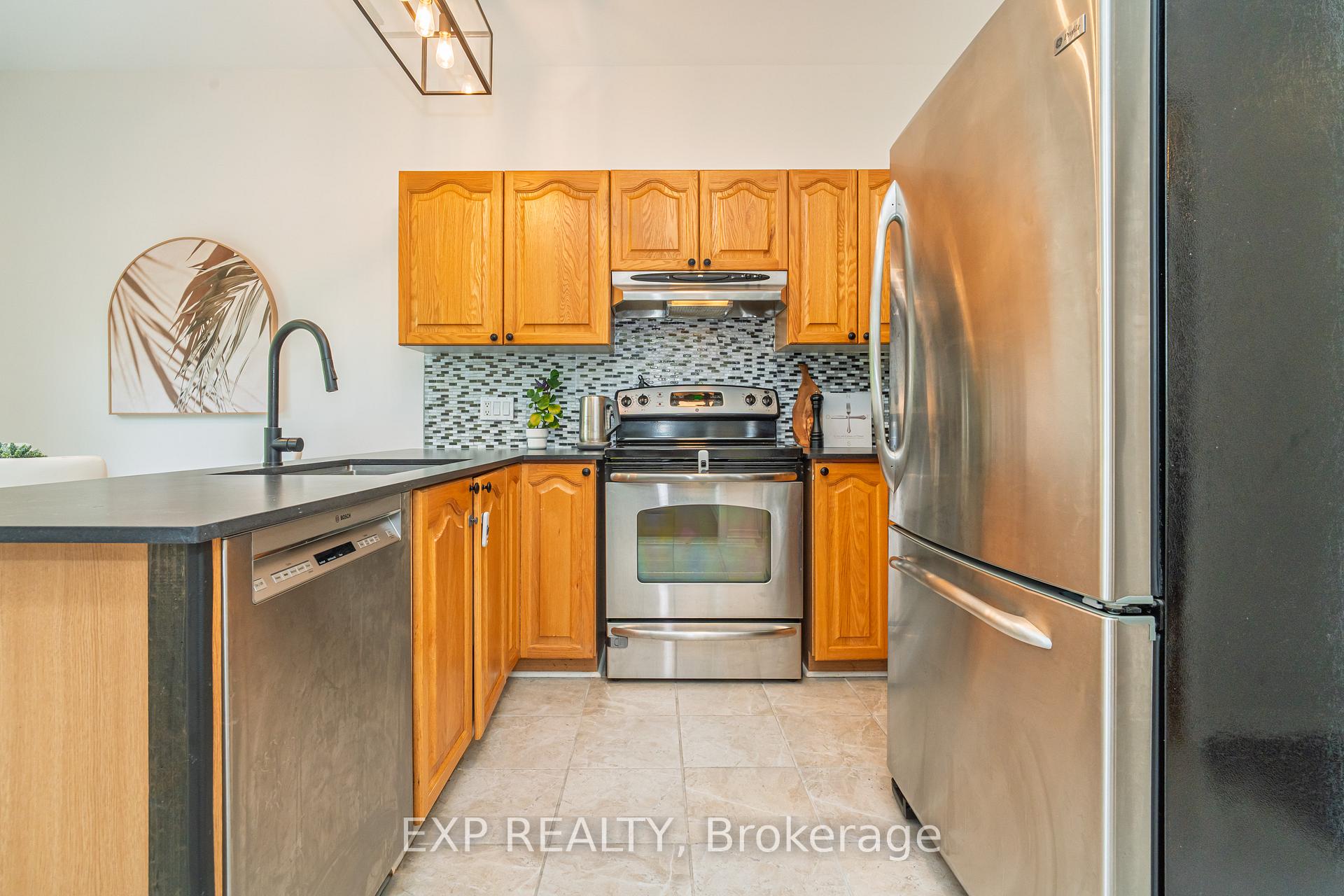 Photo 12 of 1091 Rocky Harbour Crescent, Ottawa, Riverside South/Gloucester Glen — HOMEH
