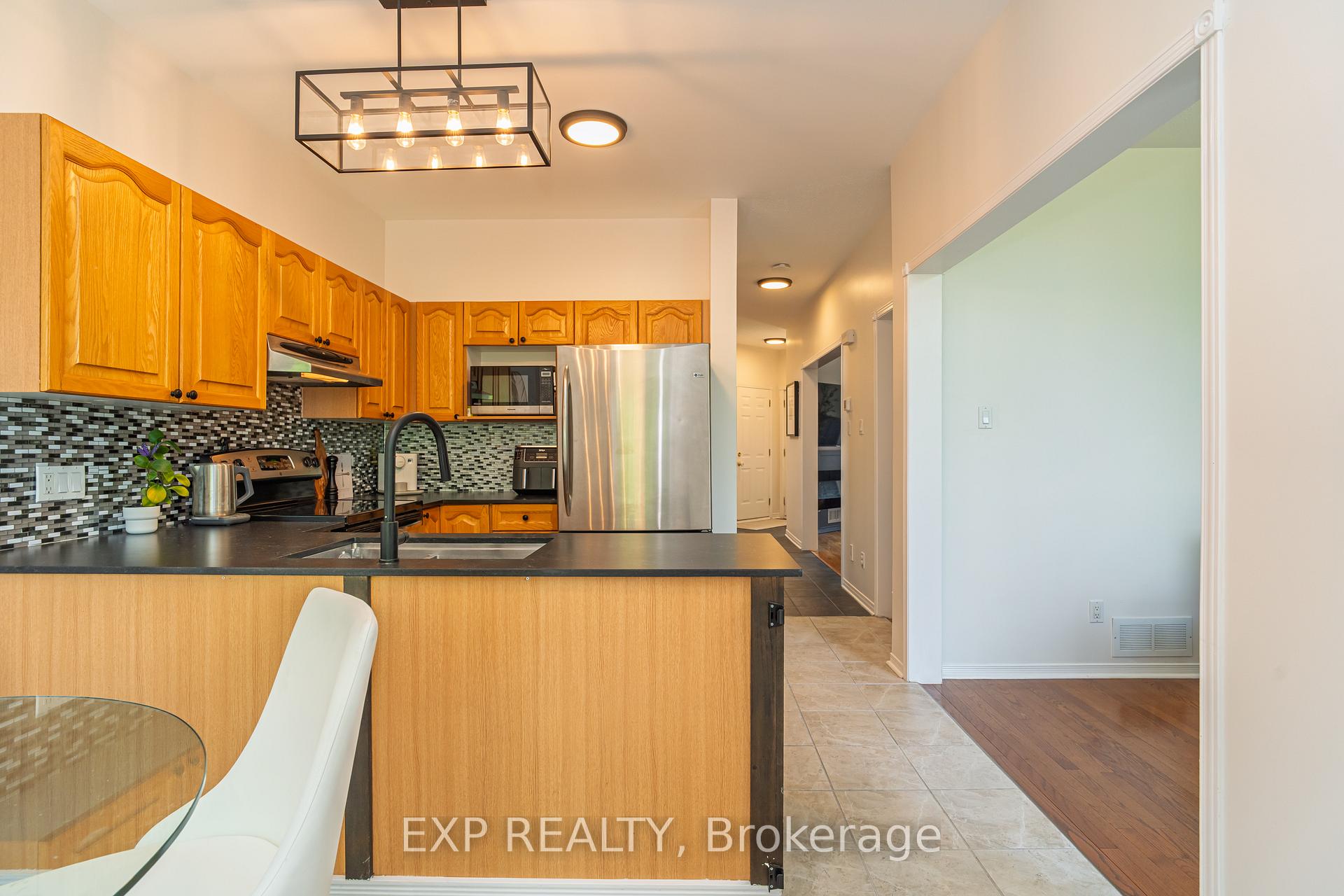 Photo 15 of 1091 Rocky Harbour Crescent, Ottawa, Riverside South/Gloucester Glen — HOMEH
