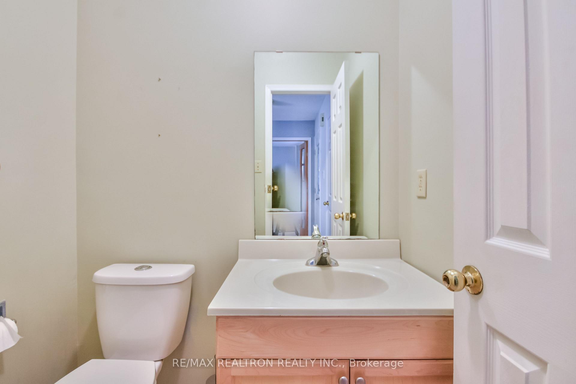 Photo 7 of 54 Carruthers Crescent, Barrie, Grove East — HOMEH