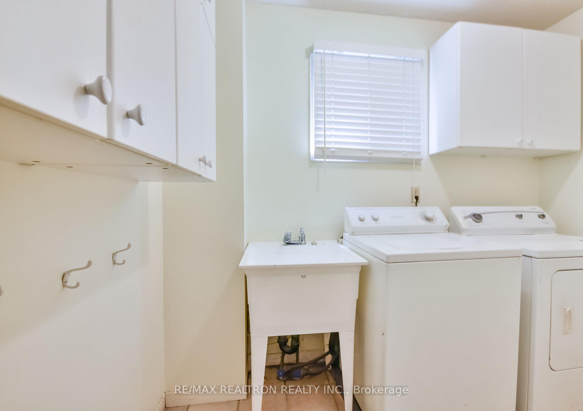 Photo 8 of 54 Carruthers Crescent, Barrie, Grove East — HOMEH