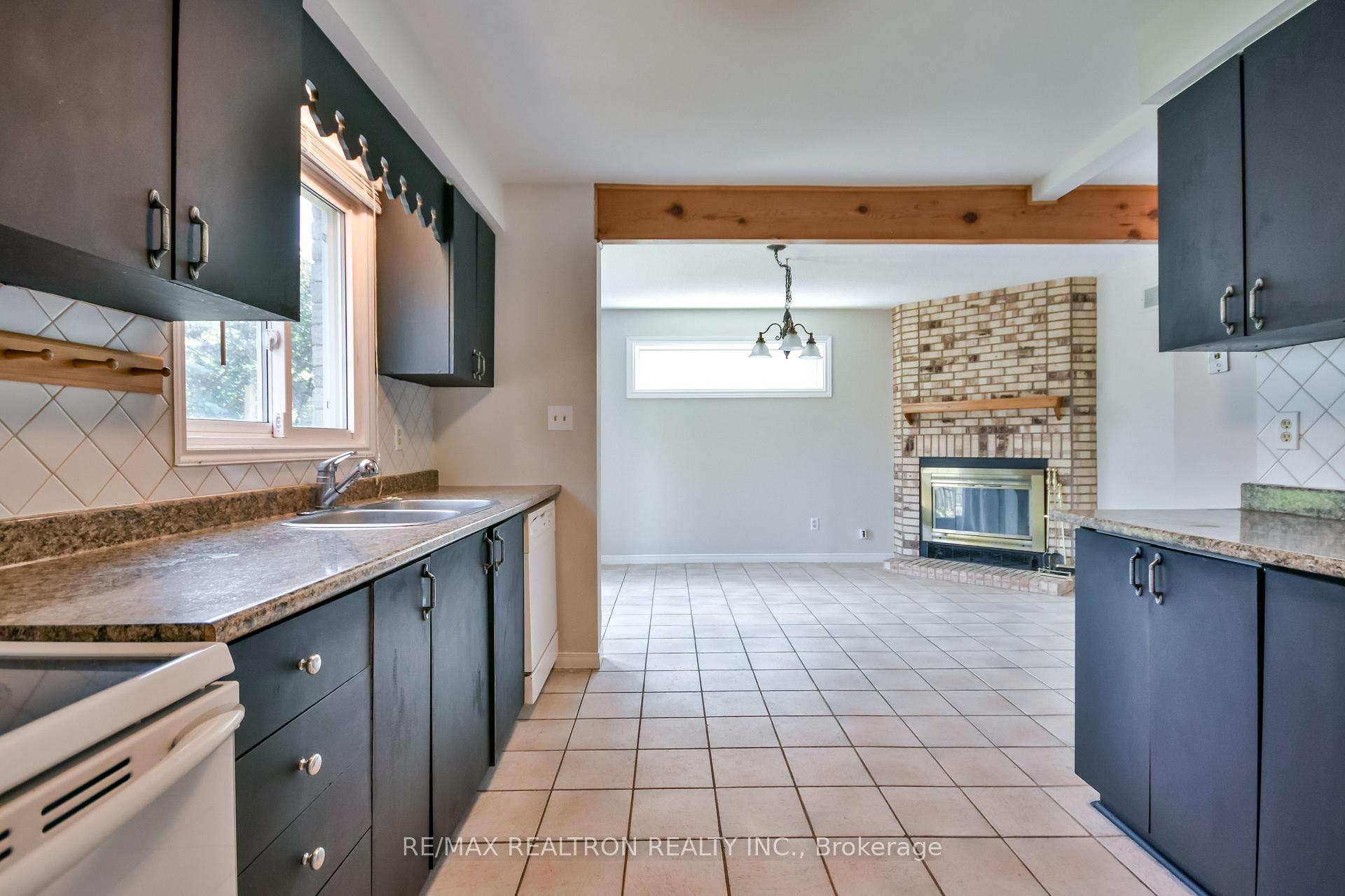 Photo 13 of 54 Carruthers Crescent, Barrie, Grove East — HOMEH