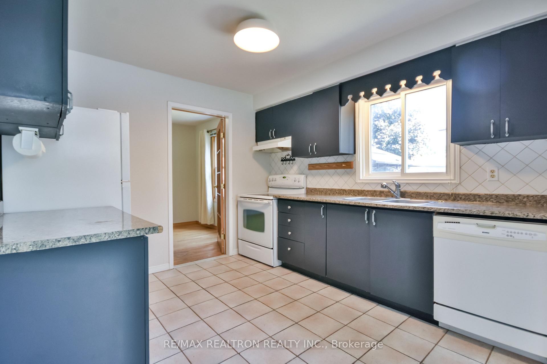 Photo 14 of 54 Carruthers Crescent, Barrie, Grove East — HOMEH