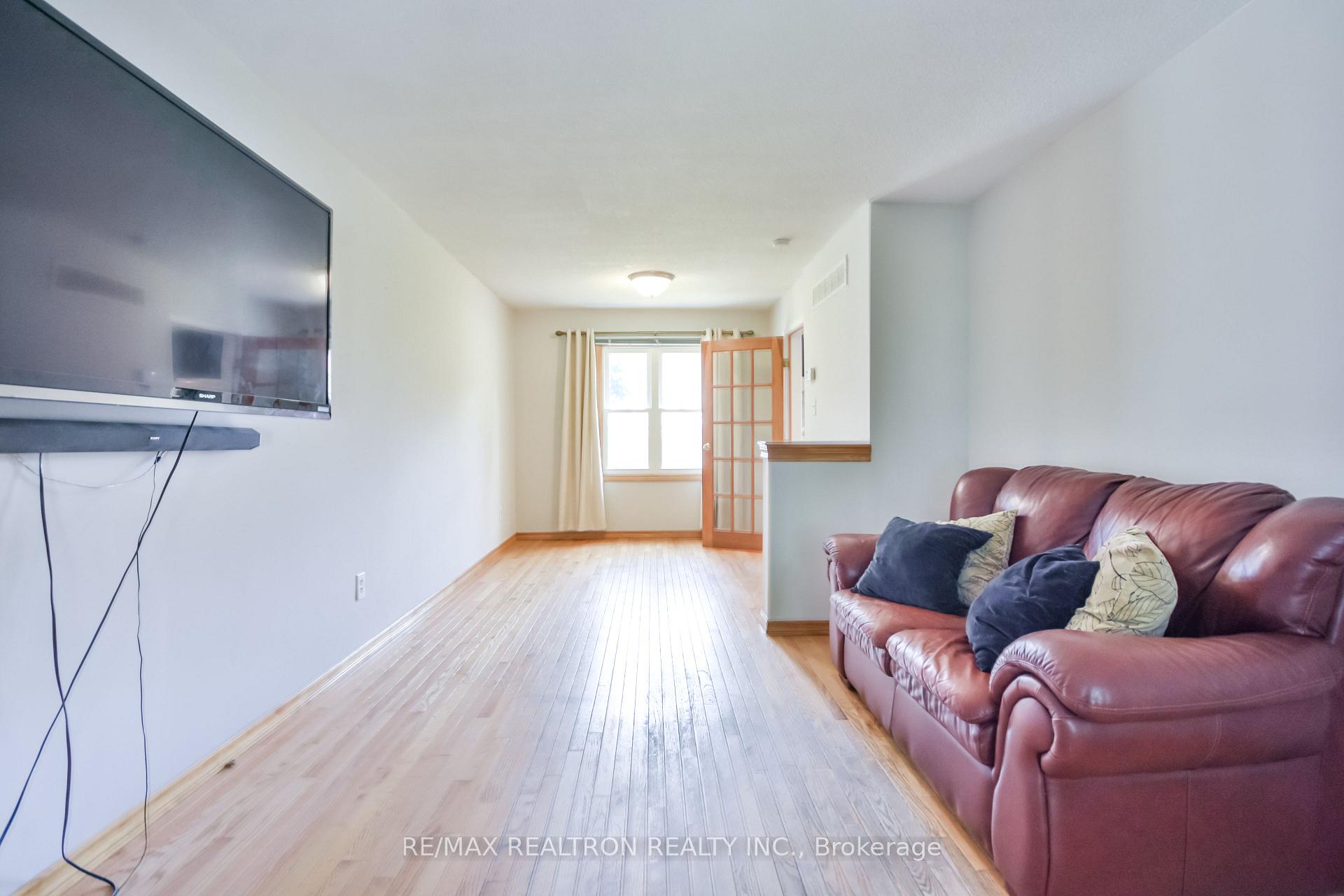 Photo 19 of 54 Carruthers Crescent, Barrie, Grove East — HOMEH