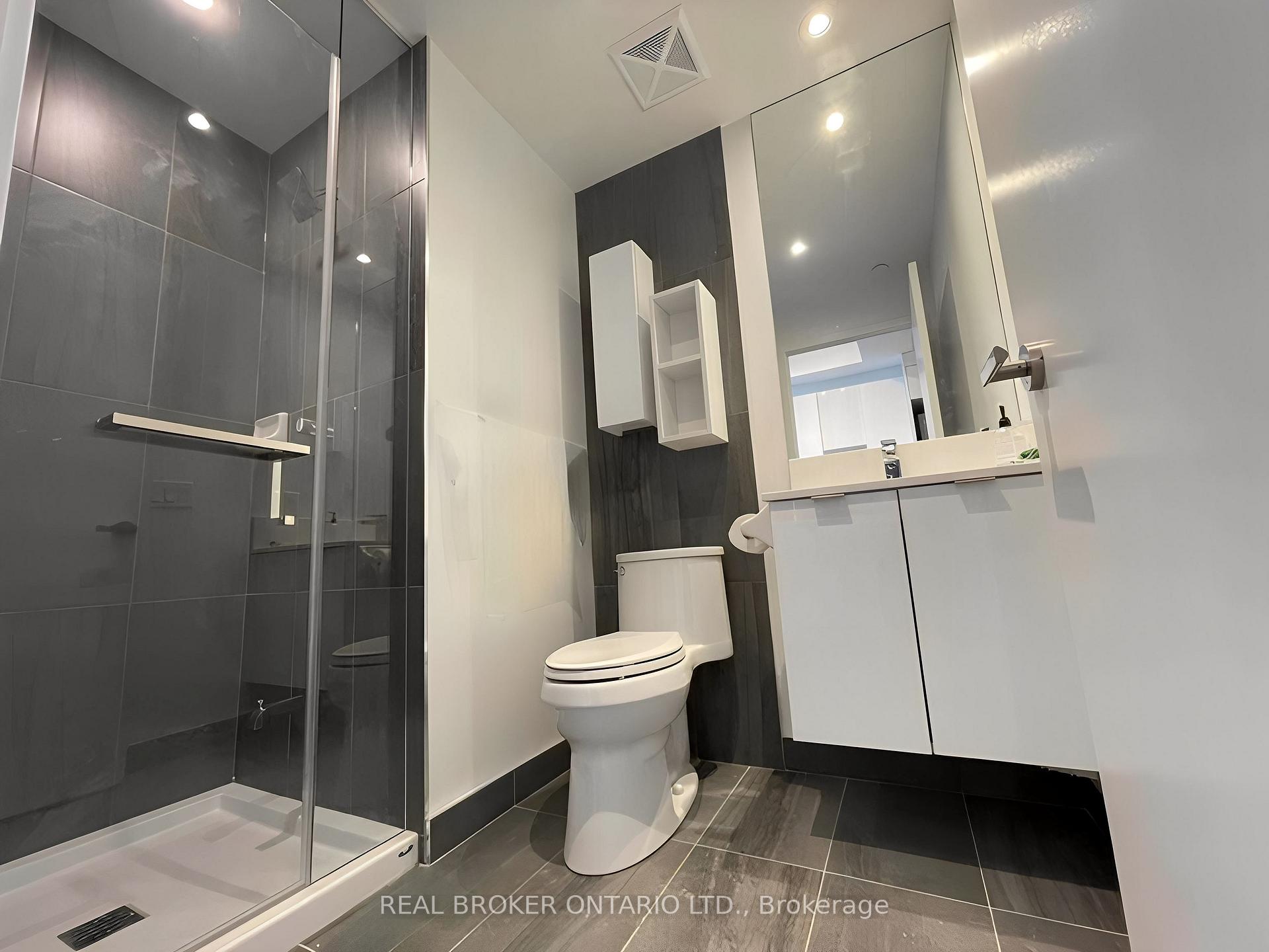 Photo 4 of Unit LPH02, 195 Redpath Avenue, Toronto, Mount Pleasant East — HOMEH