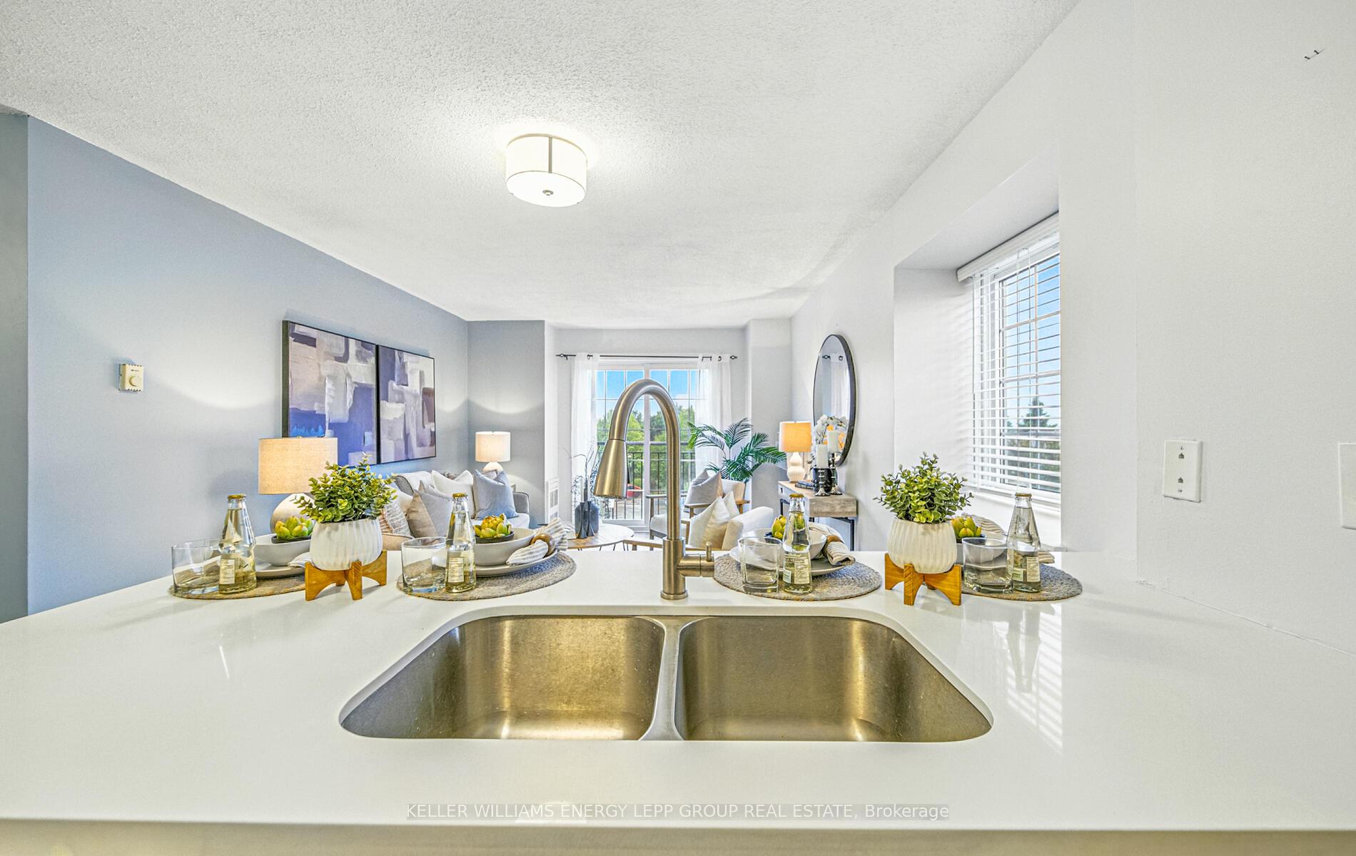 Photo 3 of Unit 301, 91 Aspen Springs Drive, Clarington, Bowmanville — HOMEH