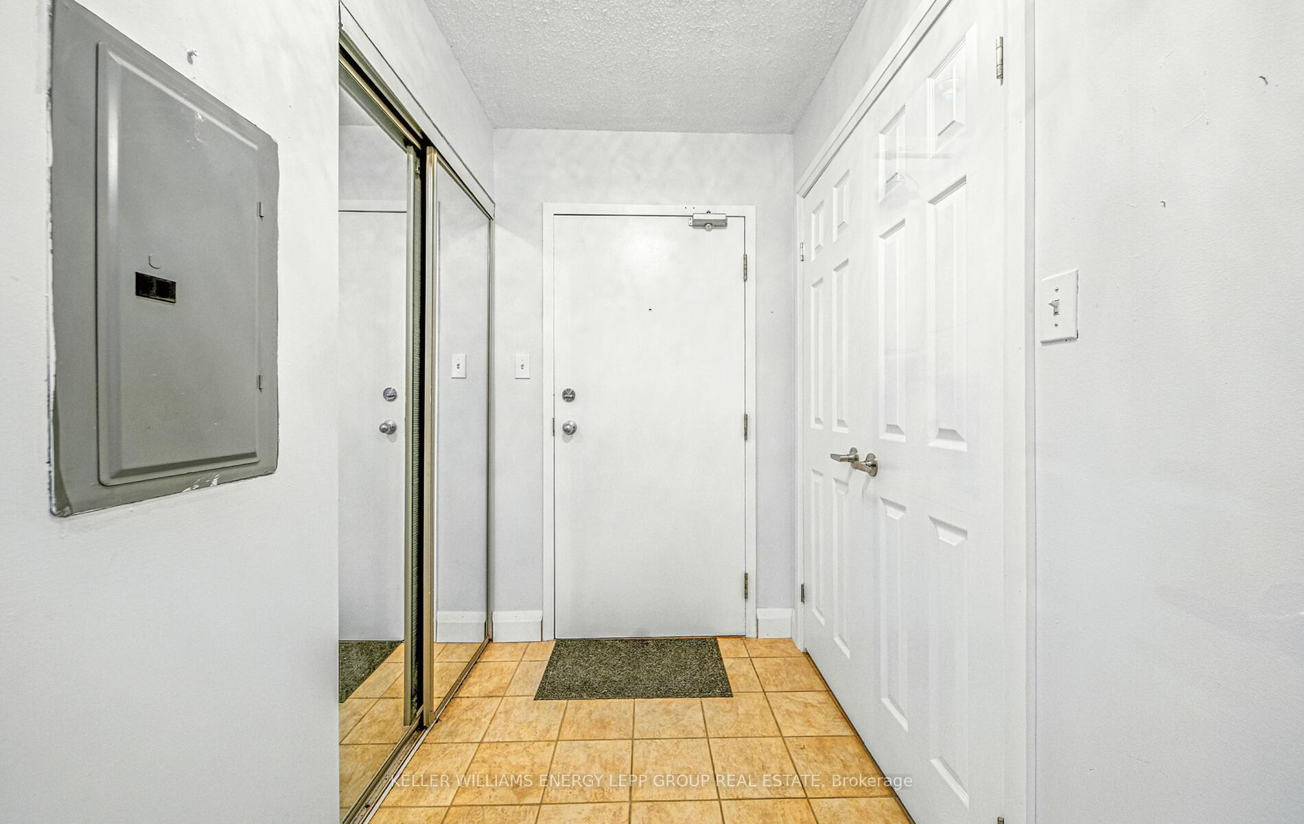 Photo 7 of Unit 301, 91 Aspen Springs Drive, Clarington, Bowmanville — HOMEH