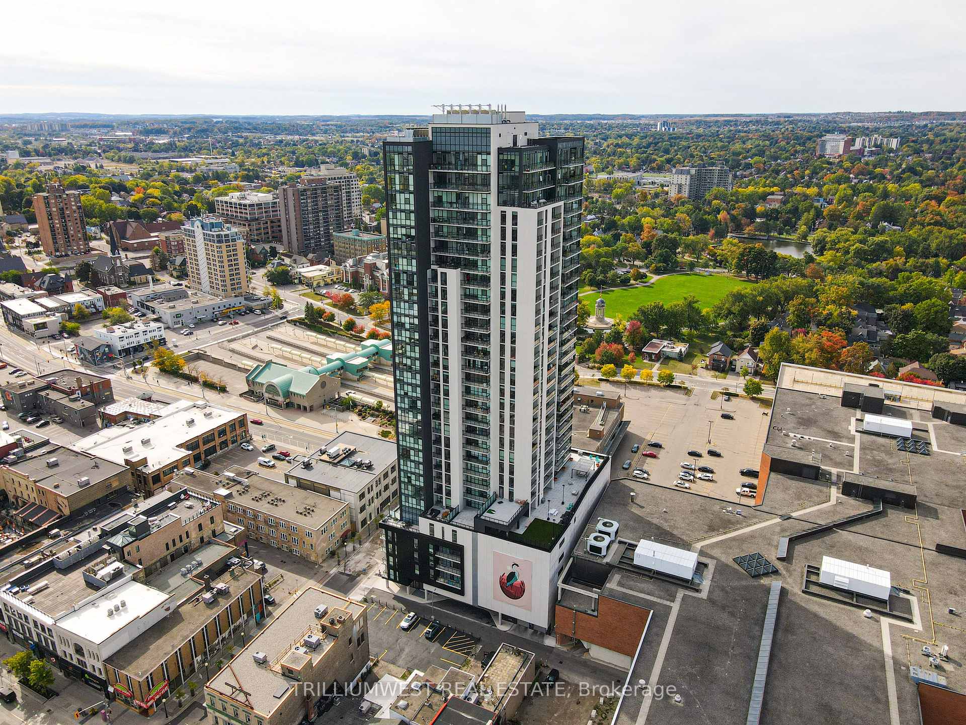 Front of Unit 4, 60 Charles Street W