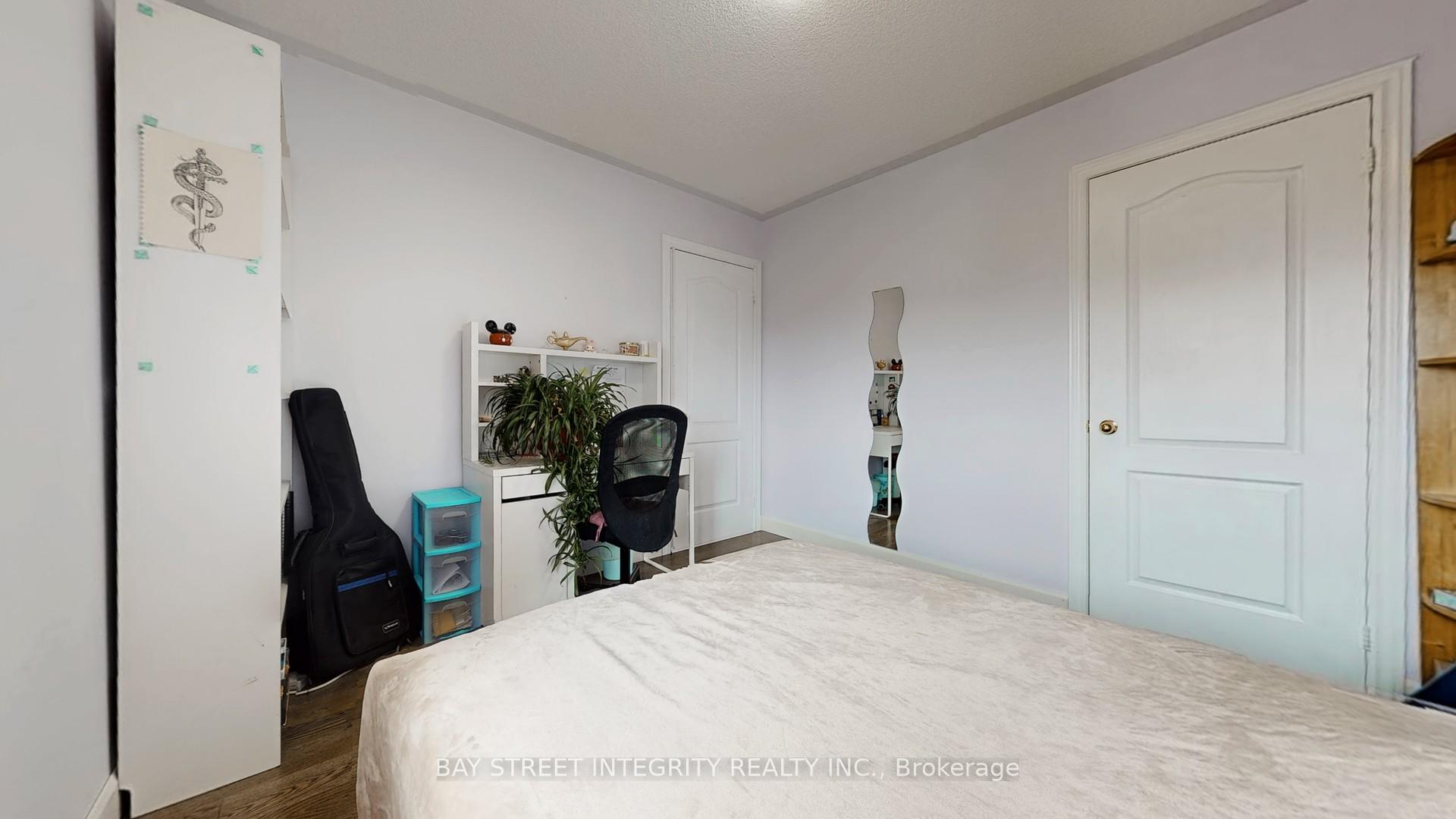 Photo 9 of 24 Ian Drive, Georgina, Keswick South — HOMEH