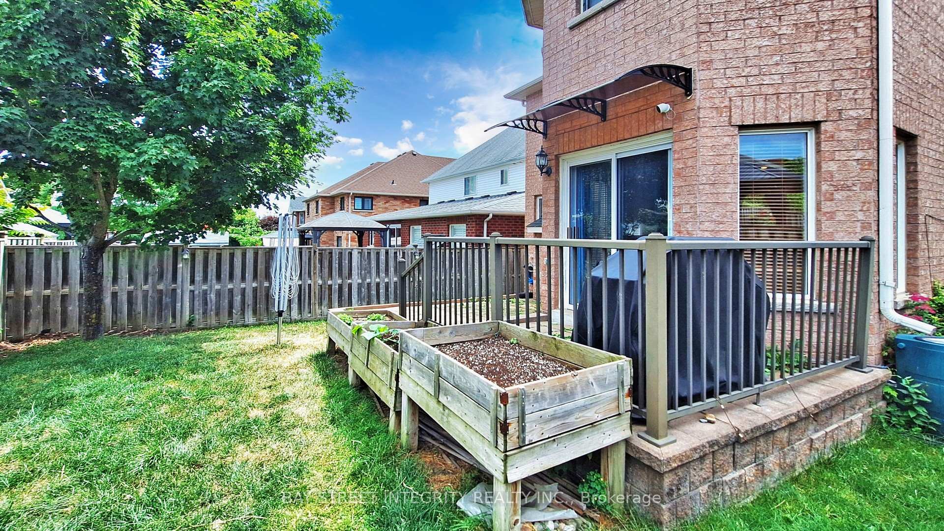 Photo 15 of 24 Ian Drive, Georgina, Keswick South — HOMEH