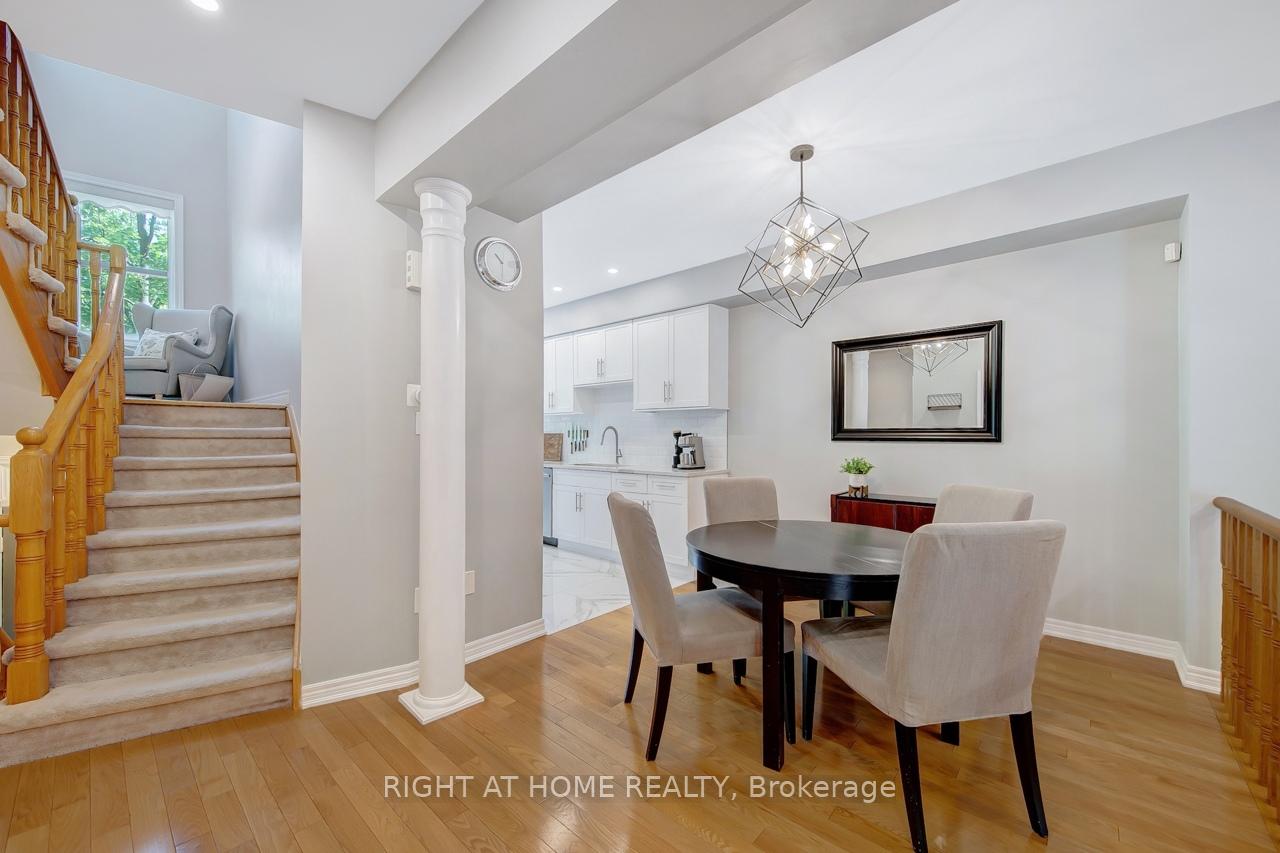 Photo 2 of 23 Michael Way, Markham, Buttonville — HOMEH