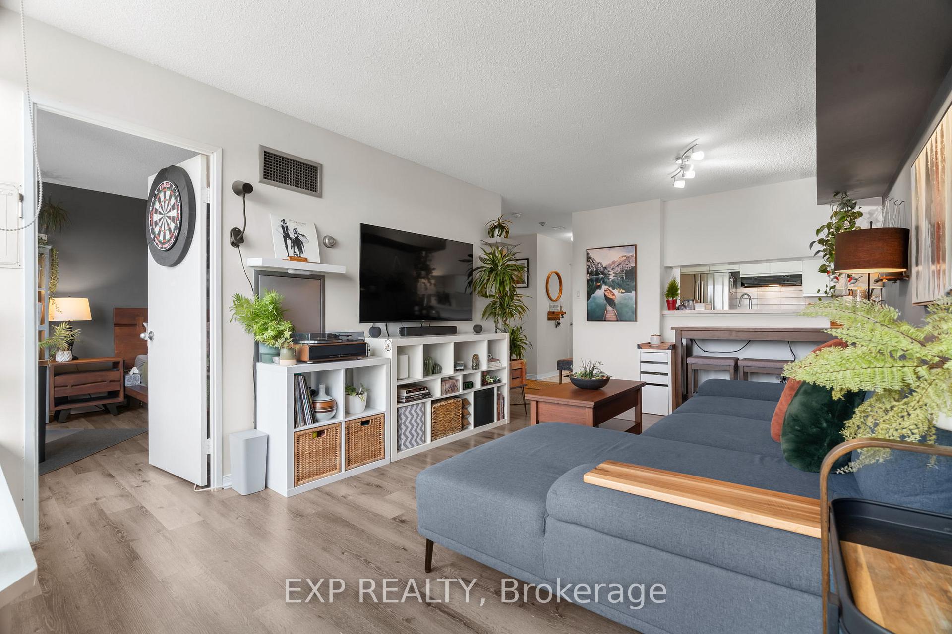 Front of Unit 706, 75 King Street E