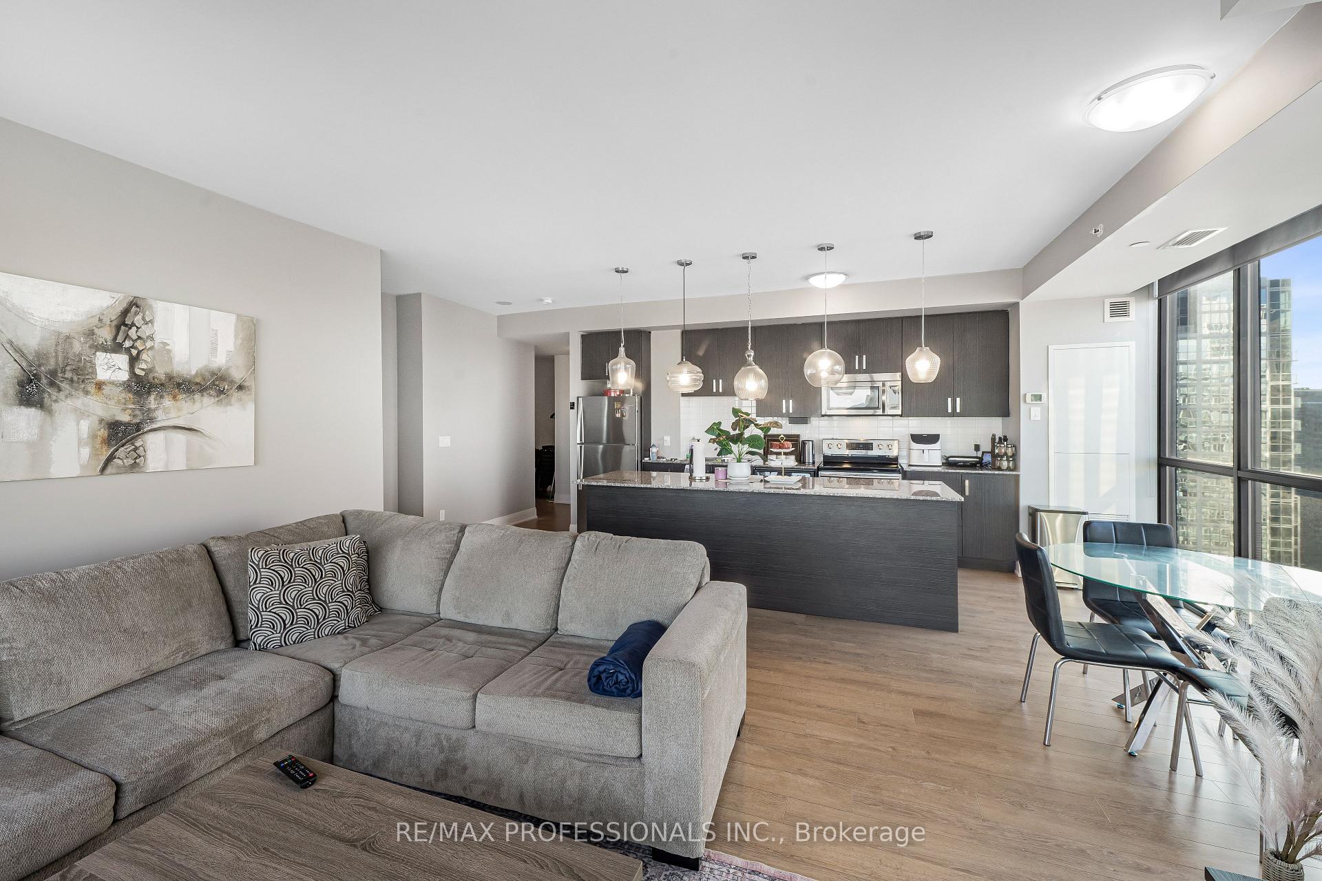Photo 3 of Unit #3407, 2900 Highway 7 Road, Vaughan, Concord — HOMEH