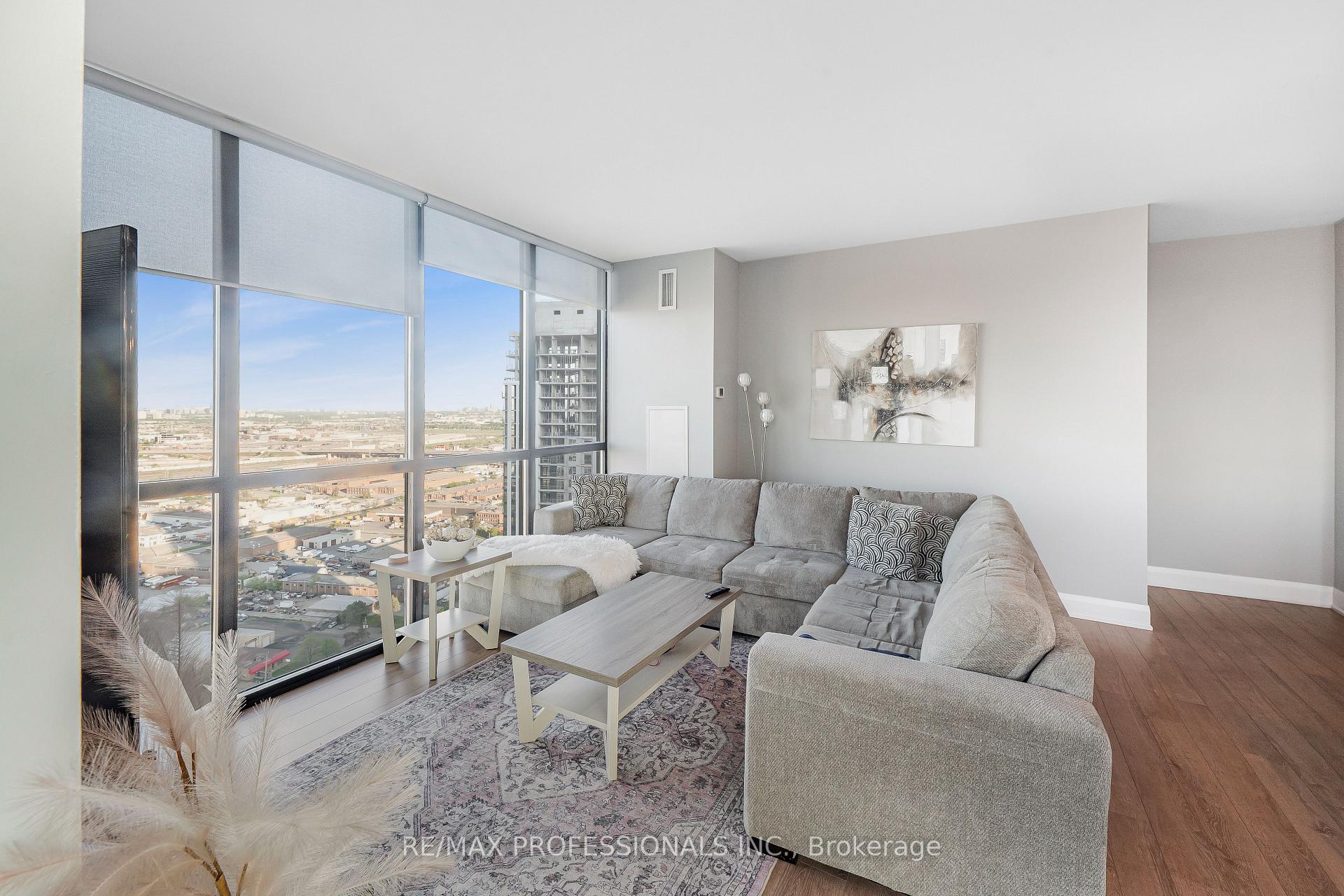 Photo 4 of Unit #3407, 2900 Highway 7 Road, Vaughan, Concord — HOMEH