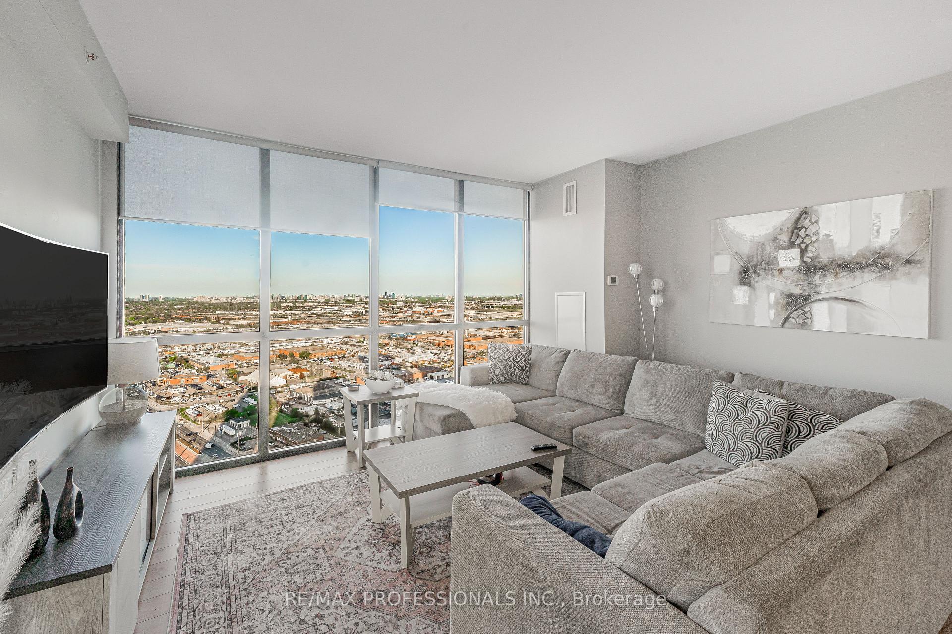 Photo 5 of Unit #3407, 2900 Highway 7 Road, Vaughan, Concord — HOMEH