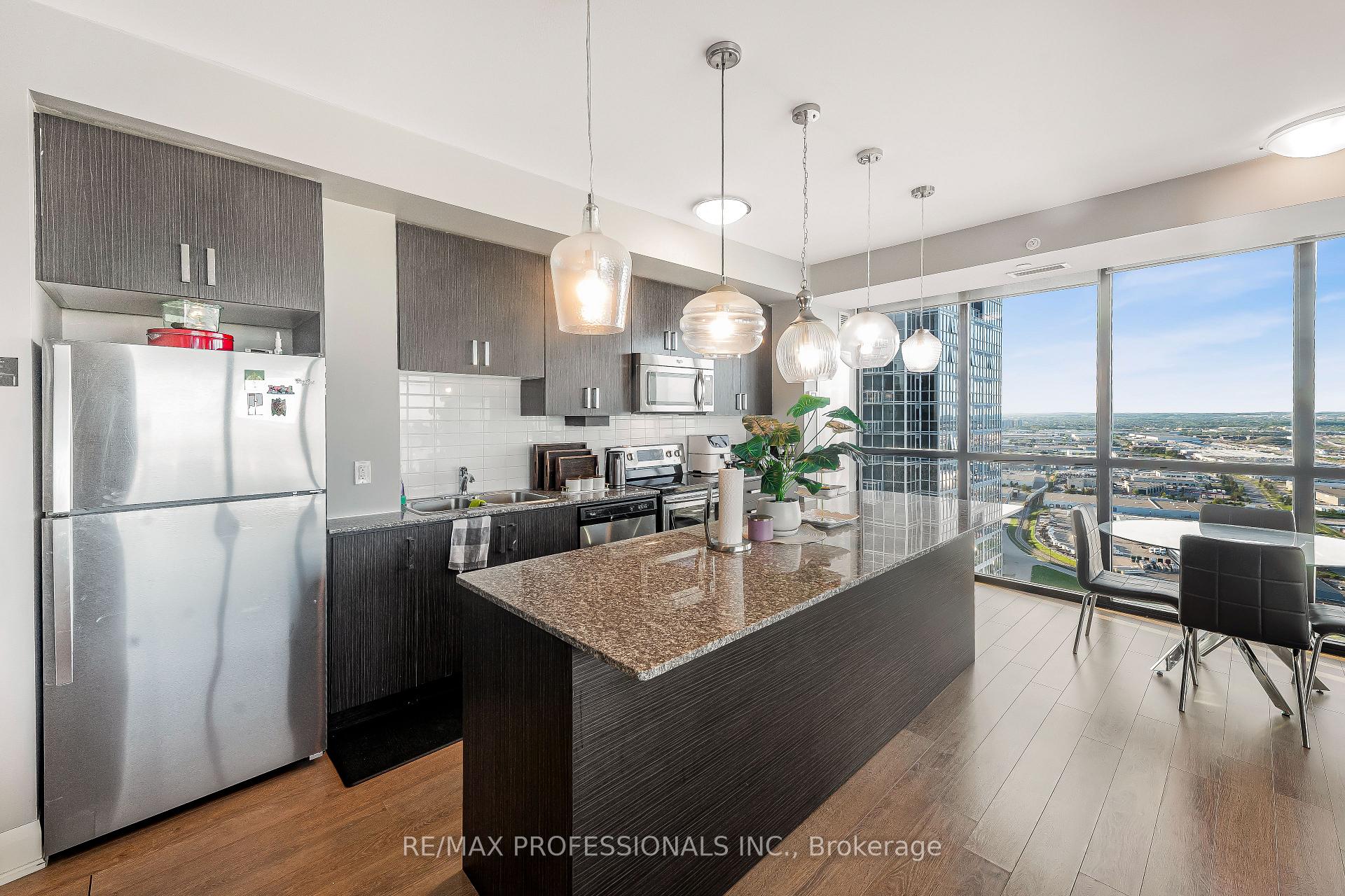 Photo 7 of Unit #3407, 2900 Highway 7 Road, Vaughan, Concord — HOMEH