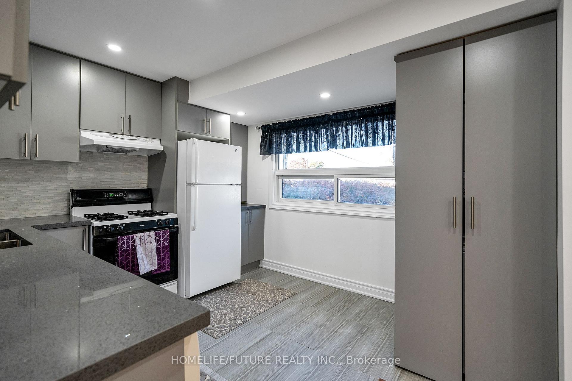 Photo 11 of 4 Birch Crescent, Ajax, Central — HOMEH