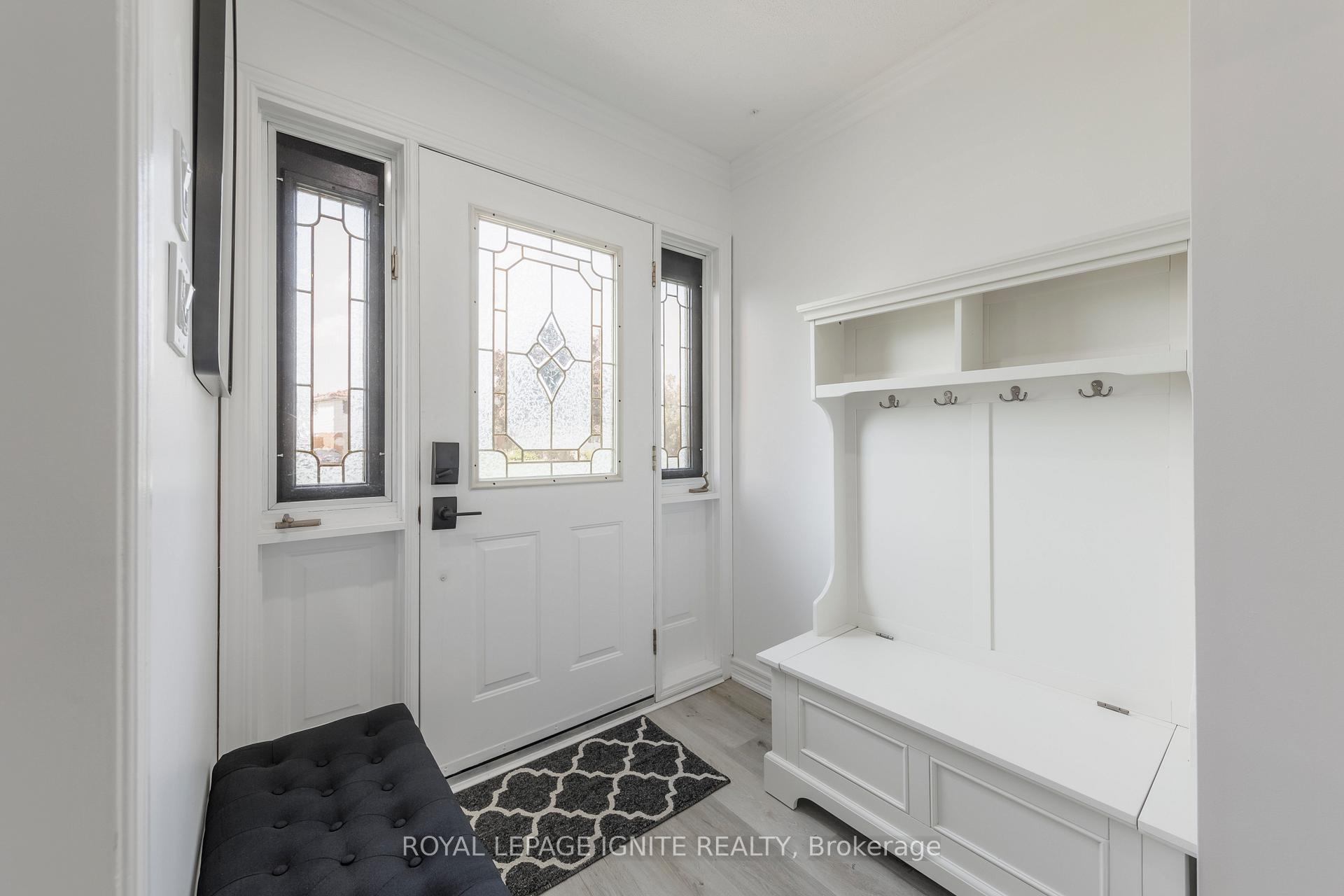 Photo 2 of 103 Clover Ridge Drive E, Ajax, South East — HOMEH