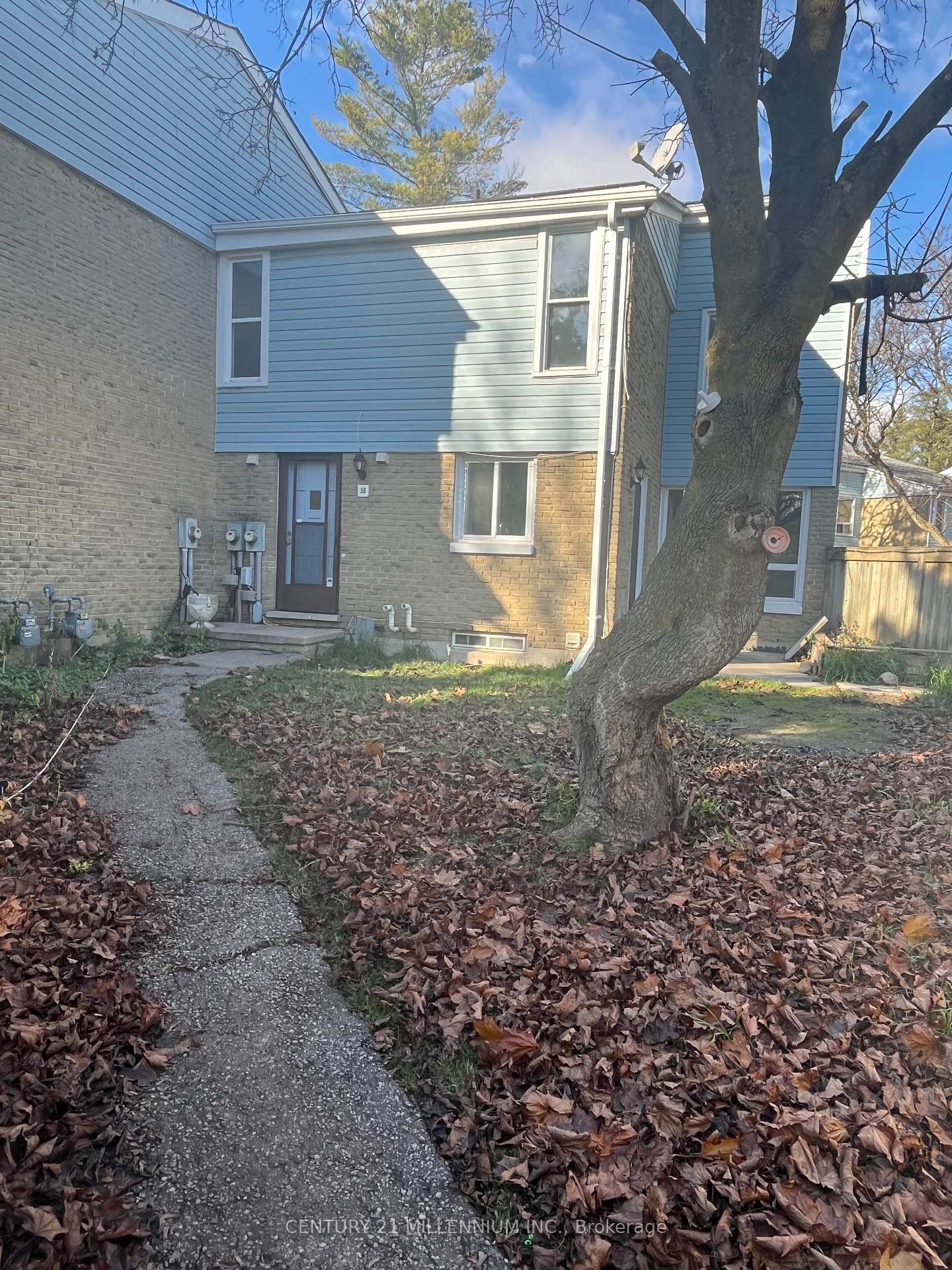 Photo 2 of Unit 38, 33 Burns Drive, Guelph, Riverside Park — HOMEH