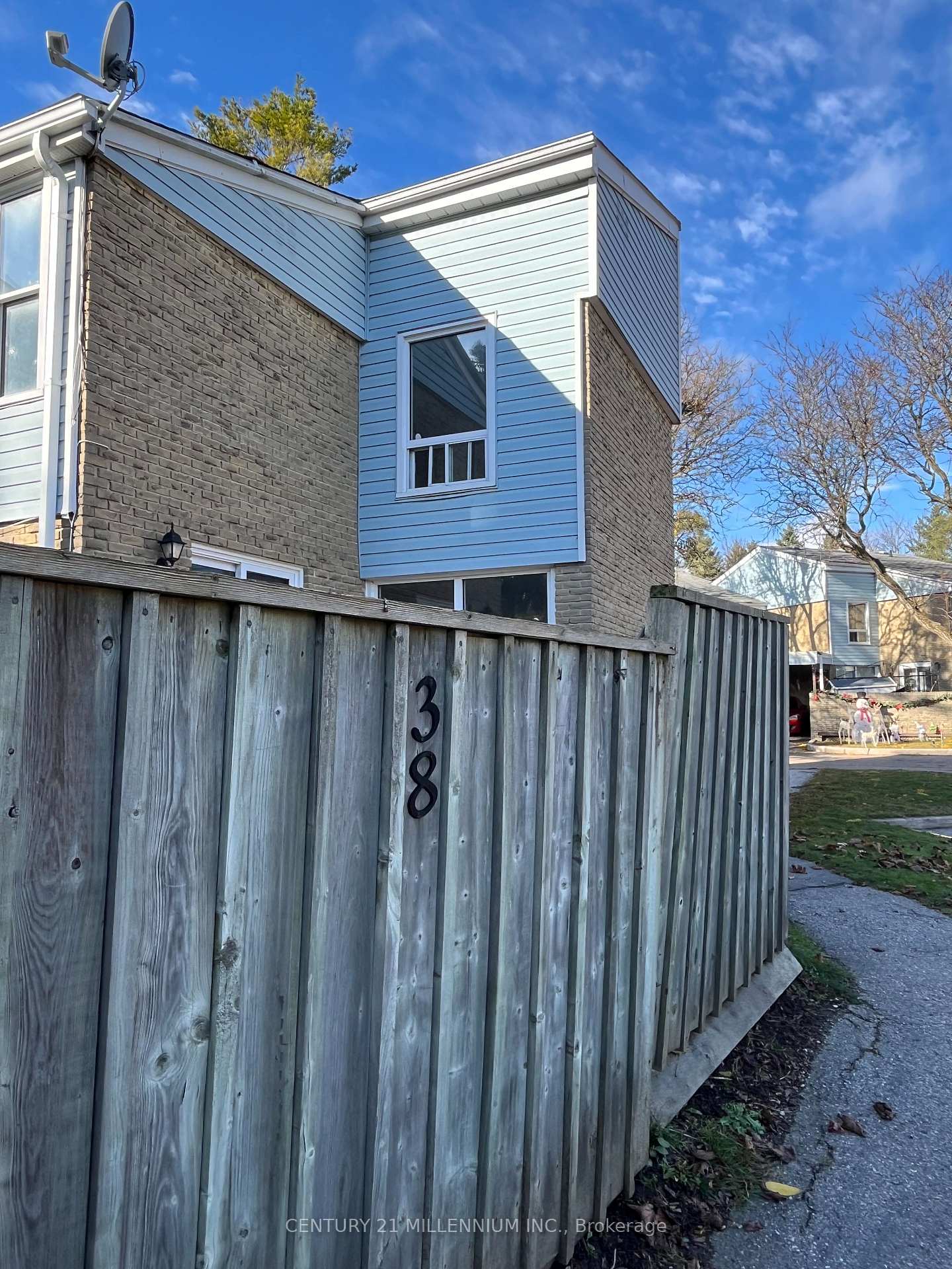 Photo 12 of Unit 38, 33 Burns Drive, Guelph, Riverside Park — HOMEH