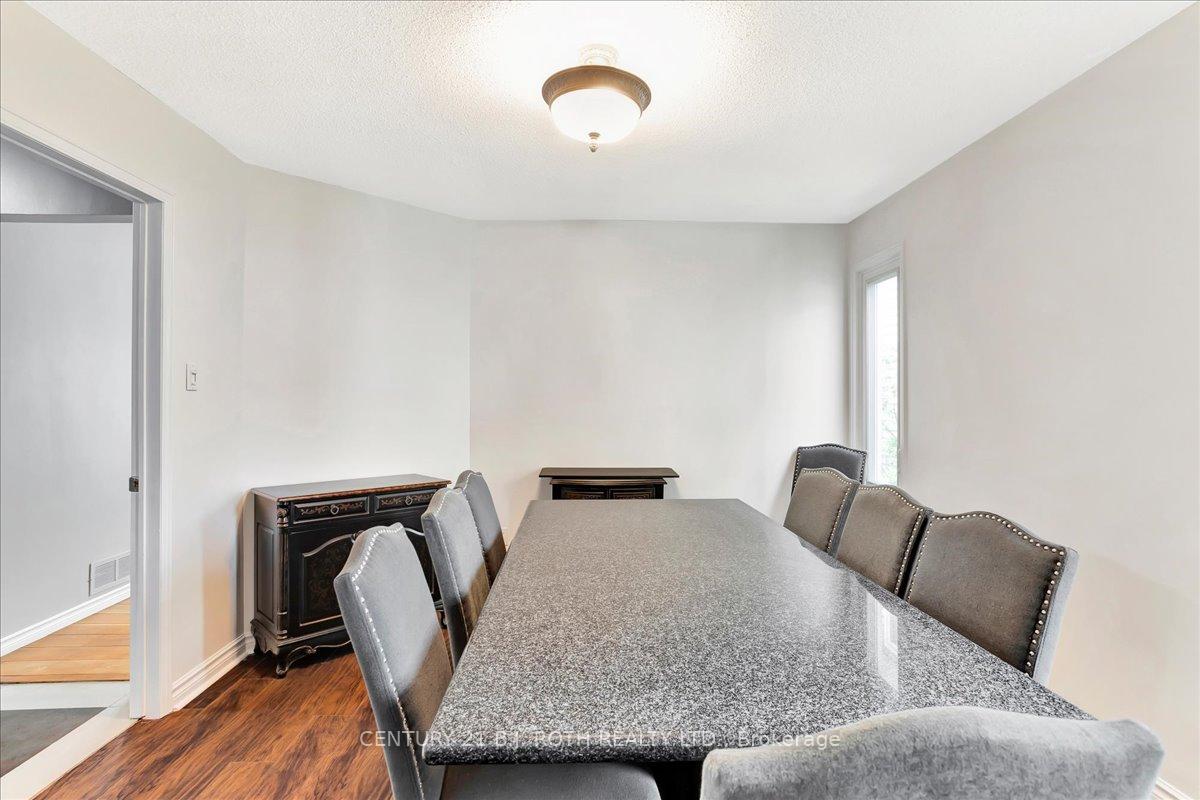 Photo 7 of 47 Moore Place, Barrie, Letitia Heights — HOMEH