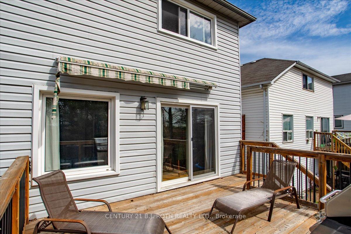 Photo 16 of 47 Moore Place, Barrie, Letitia Heights — HOMEH