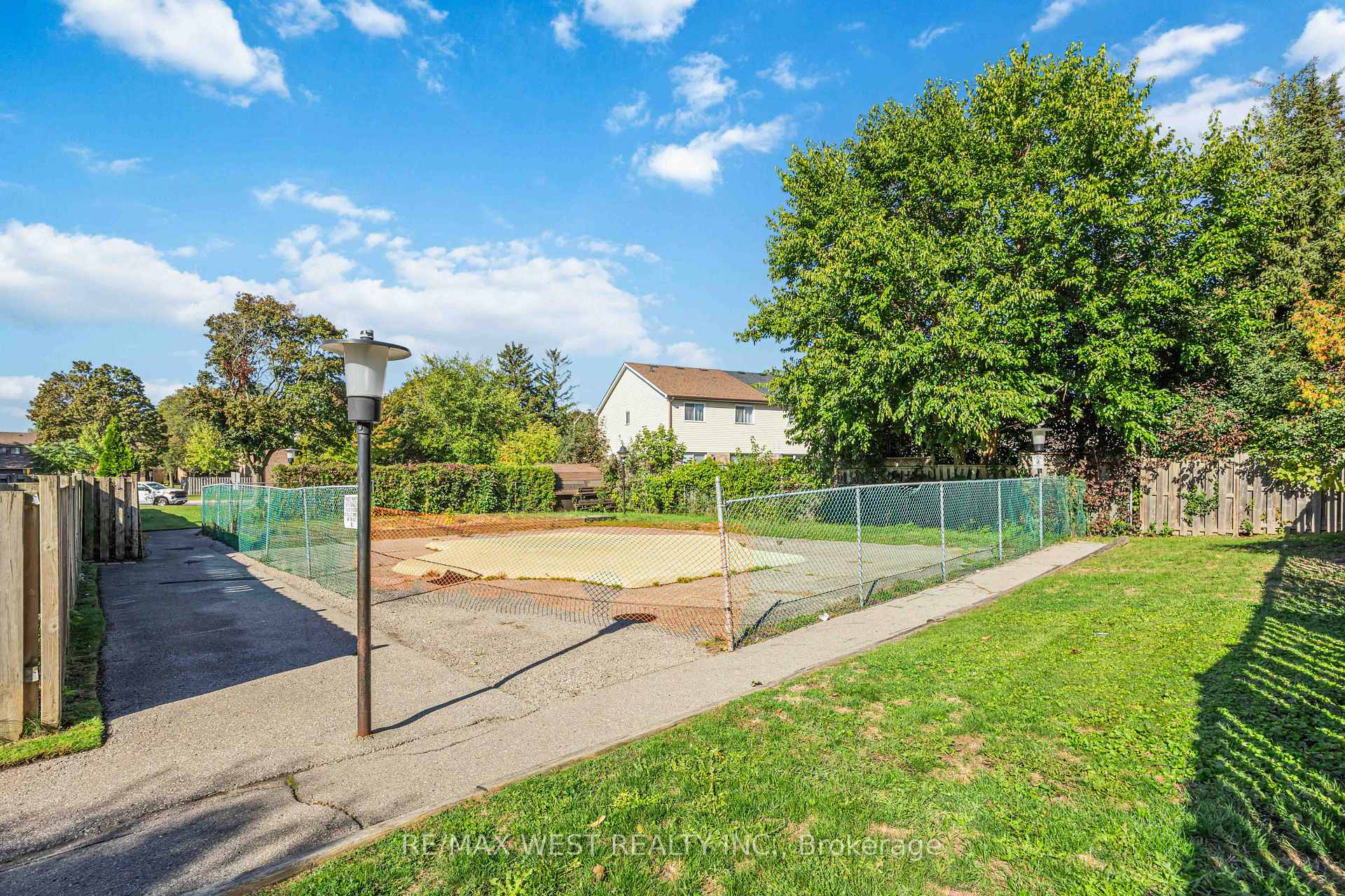 Photo 88 of Unit E8, 221 Ormond Drive, Oshawa, Samac — HOMEH
