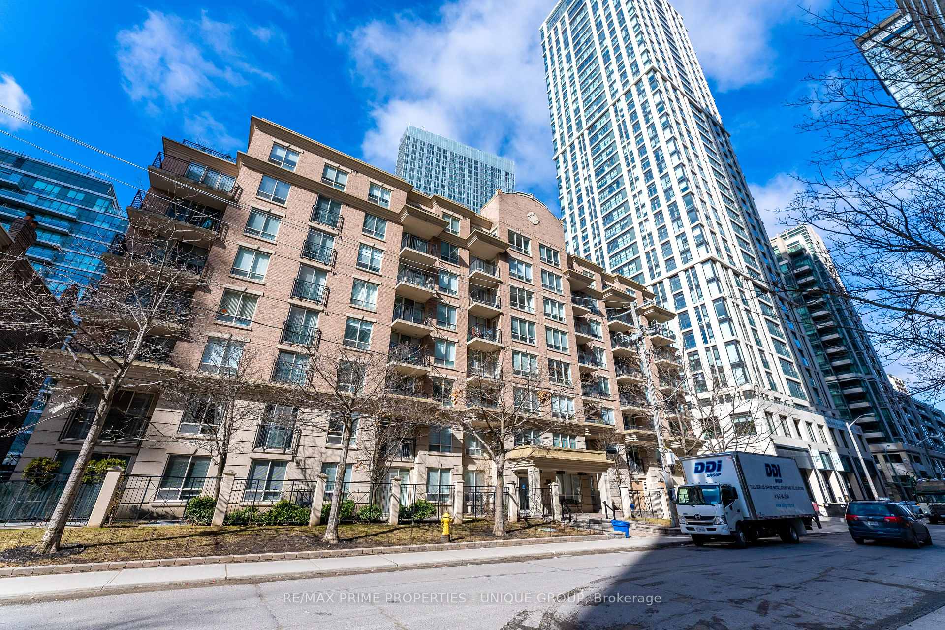 Photo 1 of Unit 211, 188 Redpath Avenue, Toronto, Mount Pleasant West — HOMEH