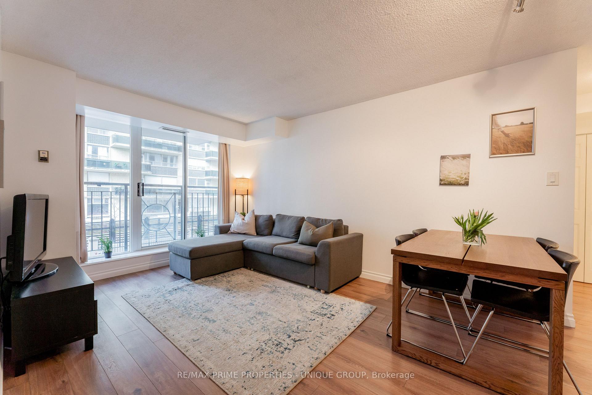 Photo 10 of Unit 211, 188 Redpath Avenue, Toronto, Mount Pleasant West — HOMEH