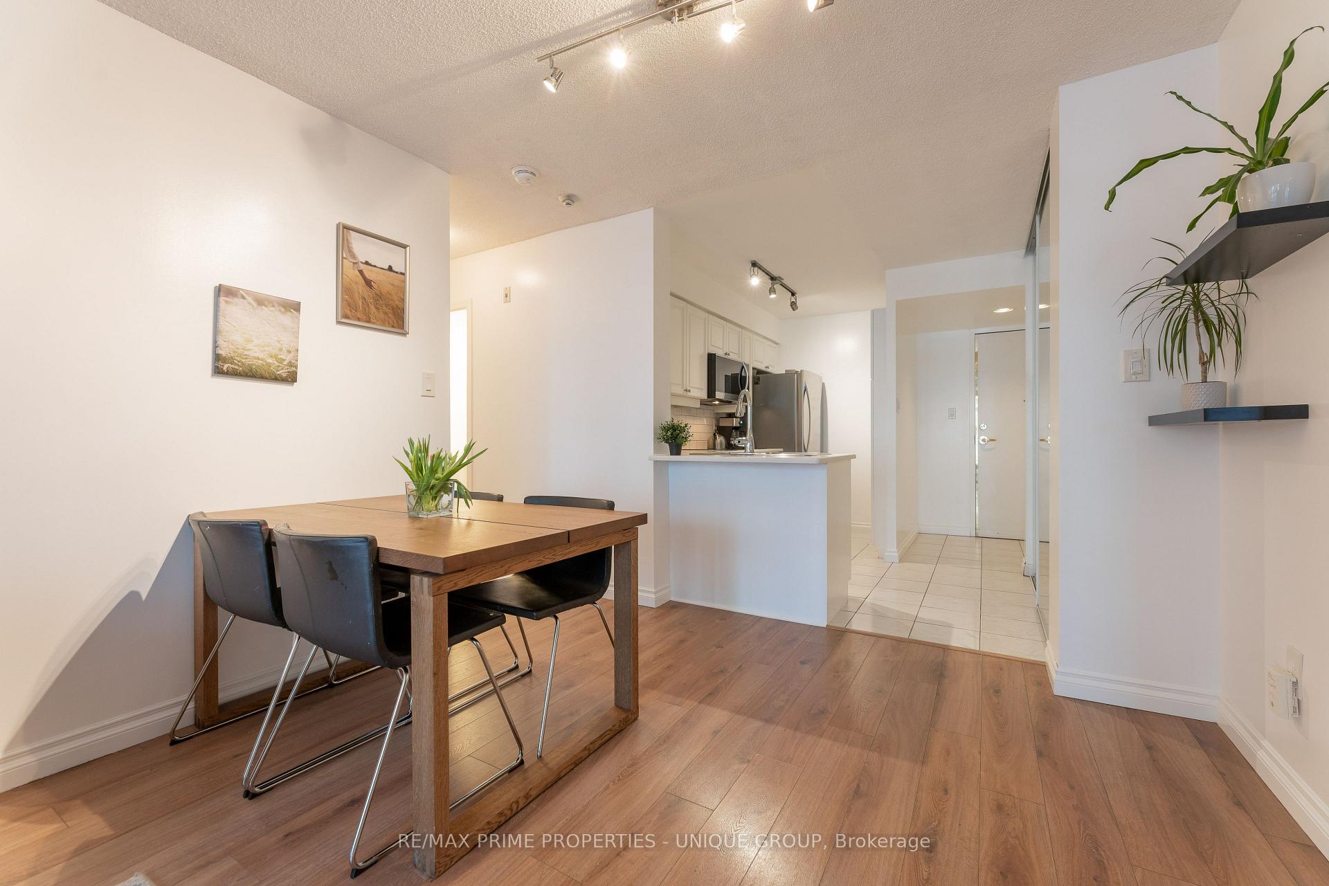 Photo 12 of Unit 211, 188 Redpath Avenue, Toronto, Mount Pleasant West — HOMEH