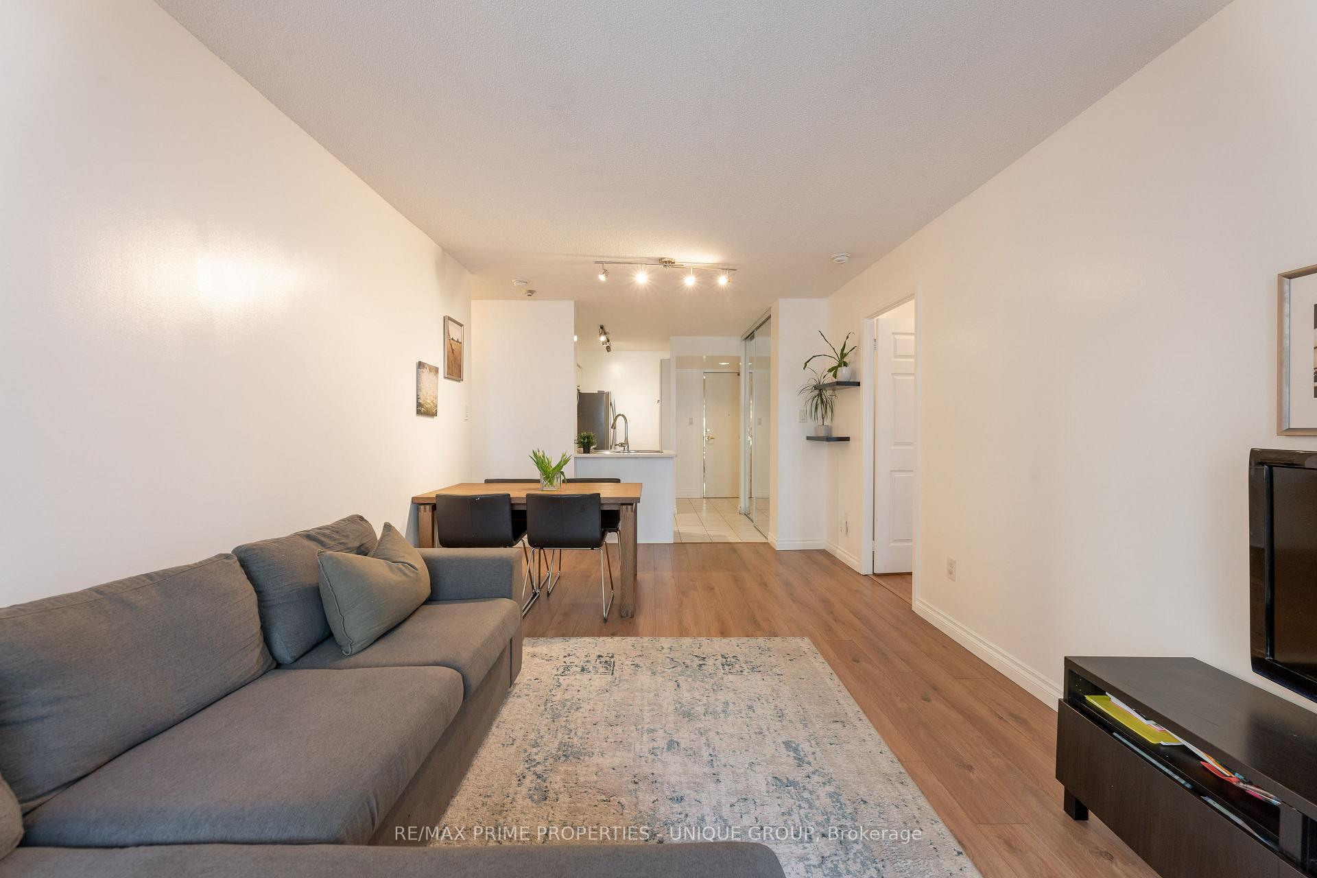 Photo 14 of Unit 211, 188 Redpath Avenue, Toronto, Mount Pleasant West — HOMEH