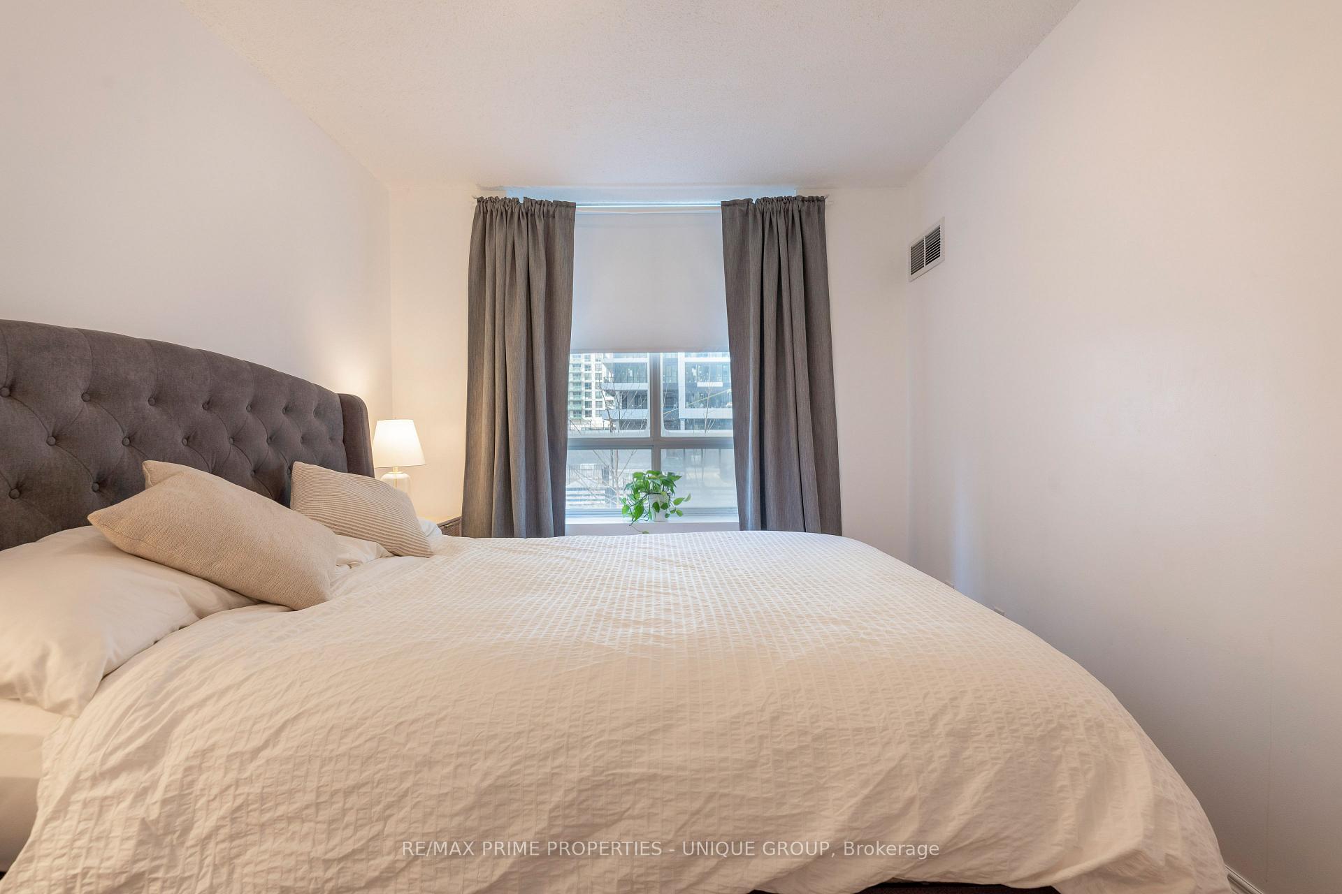 Photo 17 of Unit 211, 188 Redpath Avenue, Toronto, Mount Pleasant West — HOMEH