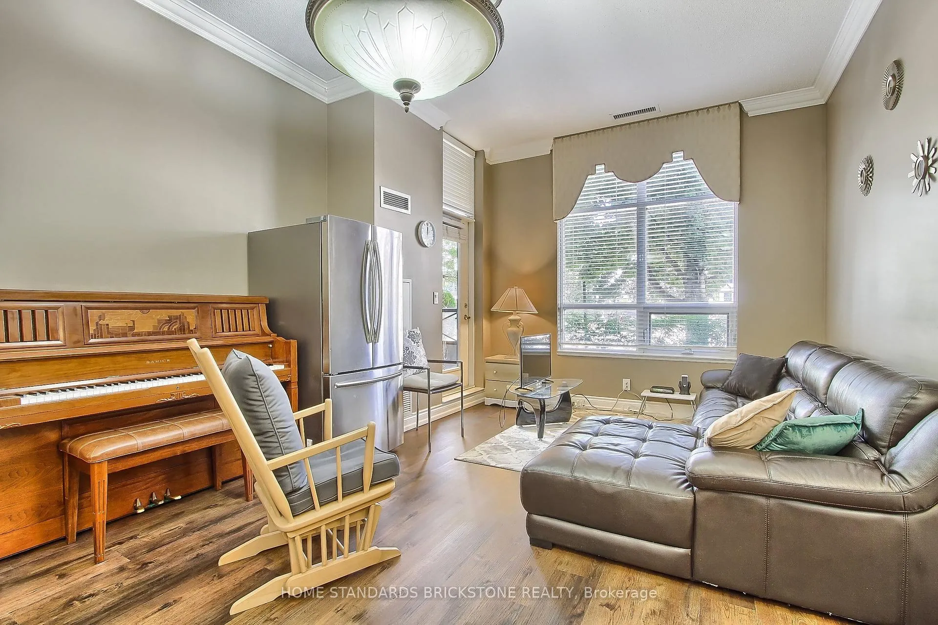 Photo 10 of Unit 115, 9225 Jane Street, Vaughan, Maple — HOMEH