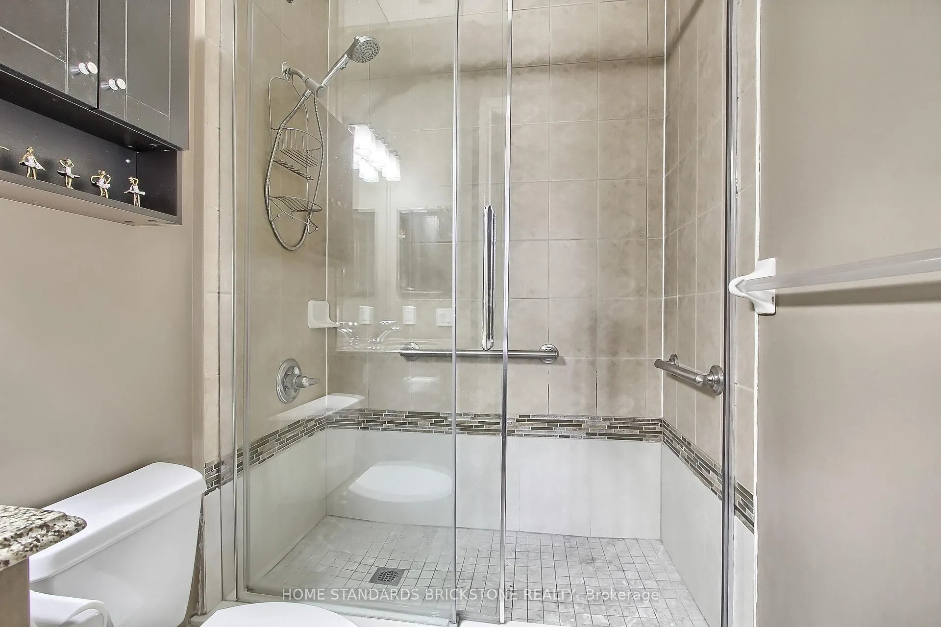 Photo 15 of Unit 115, 9225 Jane Street, Vaughan, Maple — HOMEH