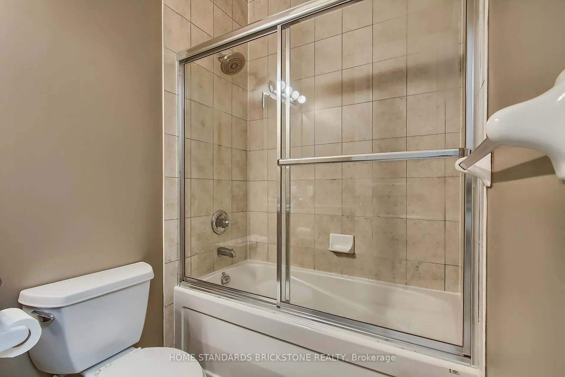 Photo 19 of Unit 115, 9225 Jane Street, Vaughan, Maple — HOMEH