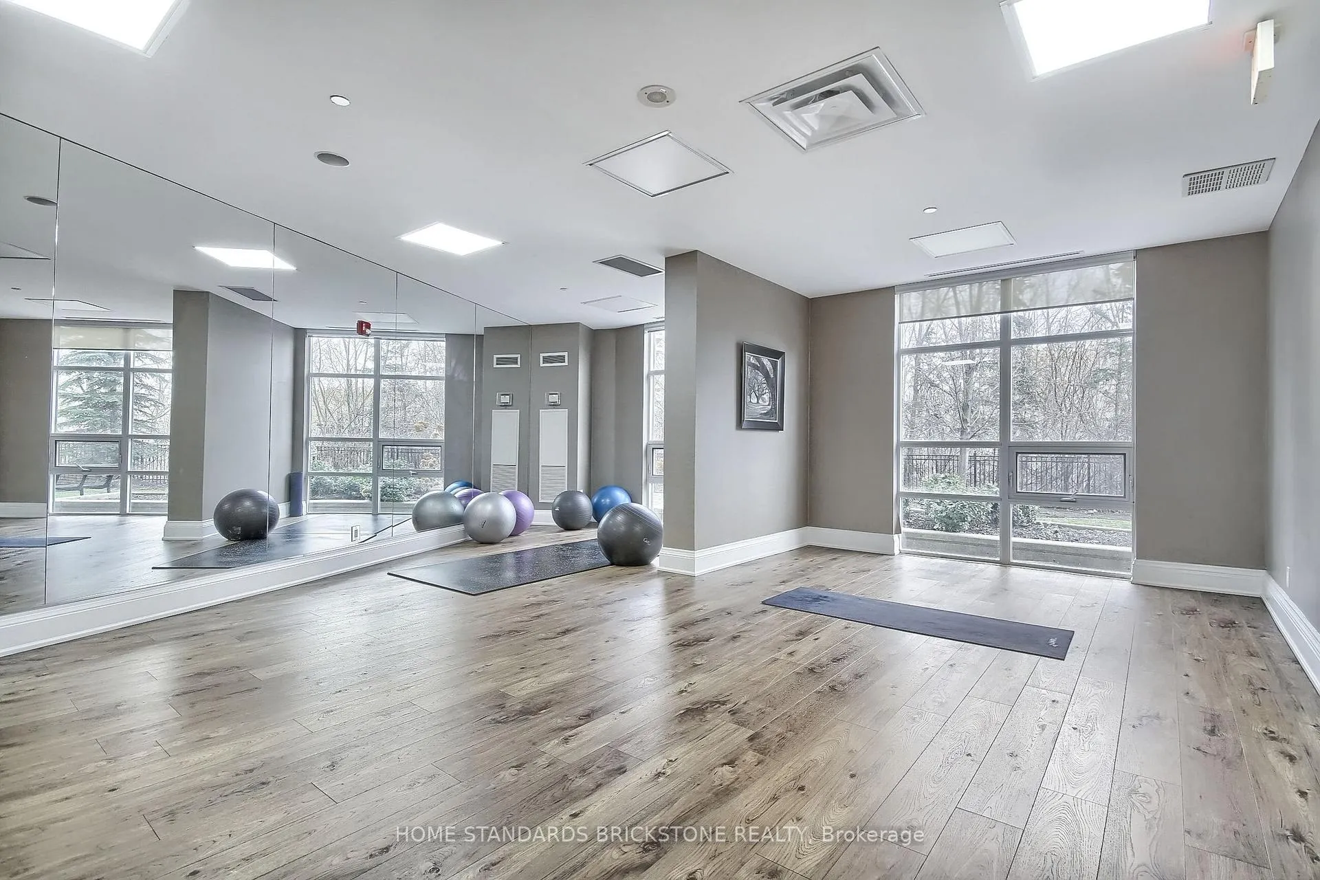 Photo 27 of Unit 115, 9225 Jane Street, Vaughan, Maple — HOMEH