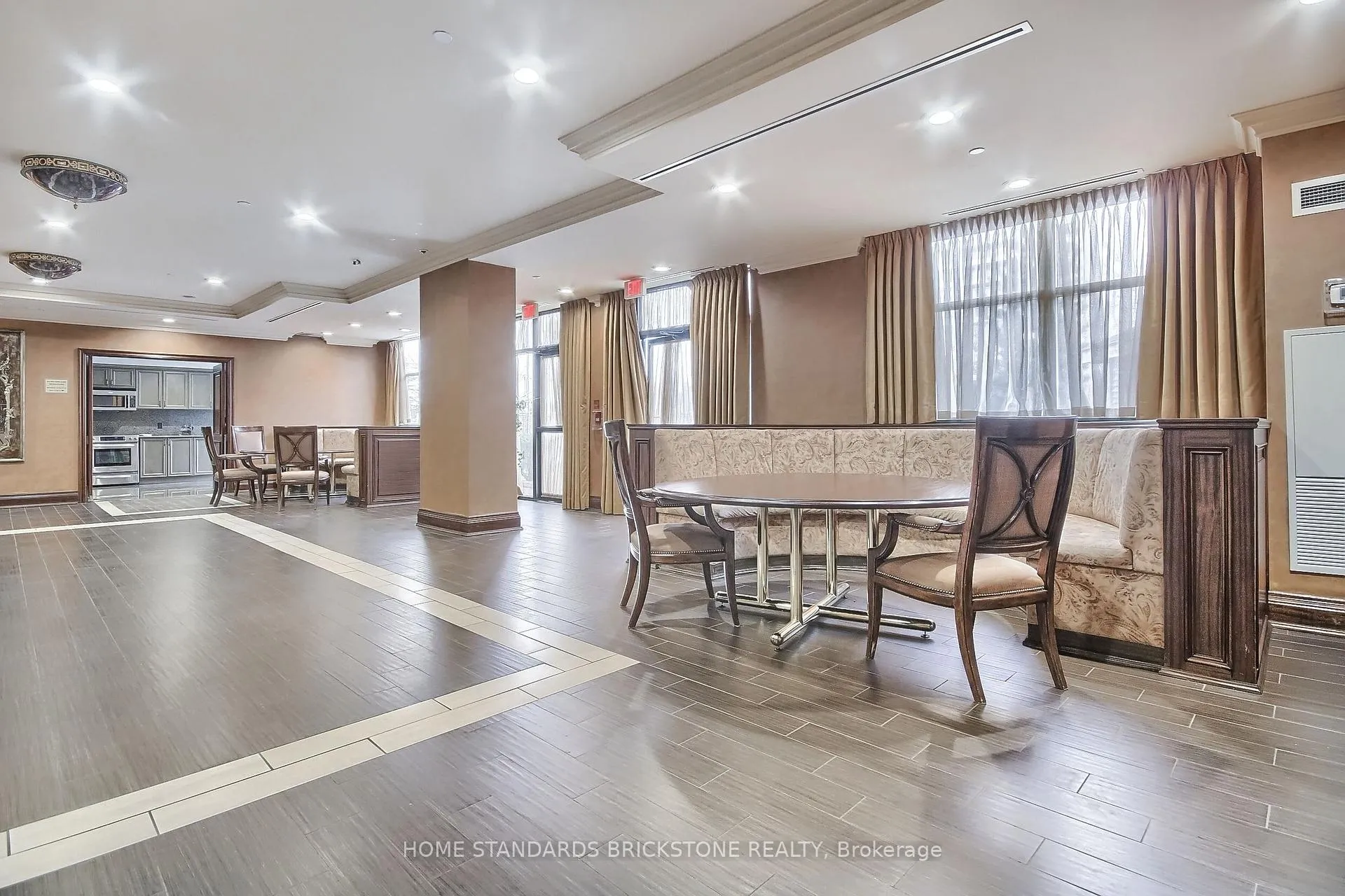 Photo 30 of Unit 115, 9225 Jane Street, Vaughan, Maple — HOMEH