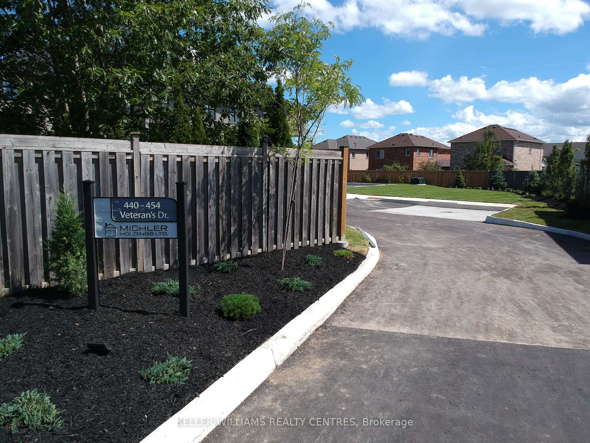 Photo 24 of 442 Veterans Drive, Barrie, Holly — HOMEH