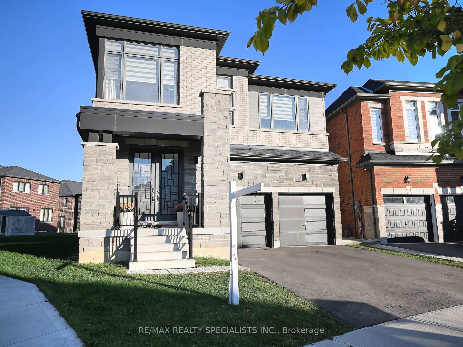 Photo 2 of 41 Calabria Drive, Caledon, Rural Caledon — HOMEH