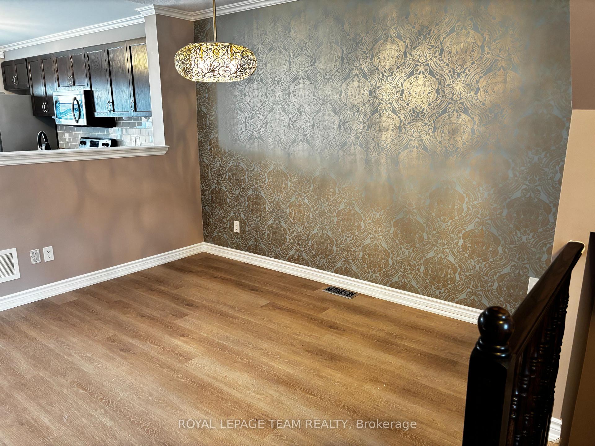 Photo 3 of 420 Meadowhawk Crescent, Ottawa, Barrhaven - Half Moon Bay — HOMEH