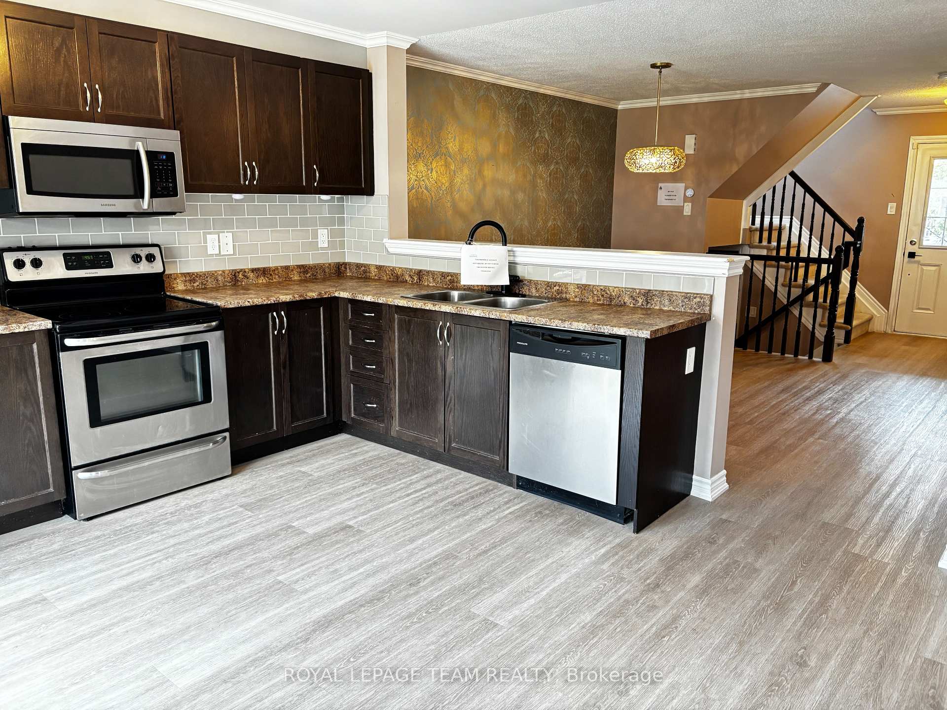 Photo 8 of 420 Meadowhawk Crescent, Ottawa, Barrhaven - Half Moon Bay — HOMEH