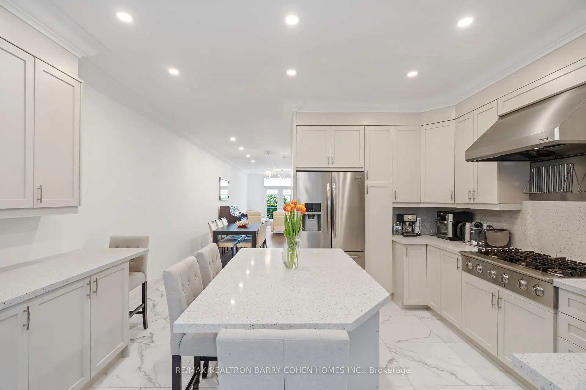Photo 14 of 544C Scarlett Road, Etobicoke, Humber Heights — HOMEH