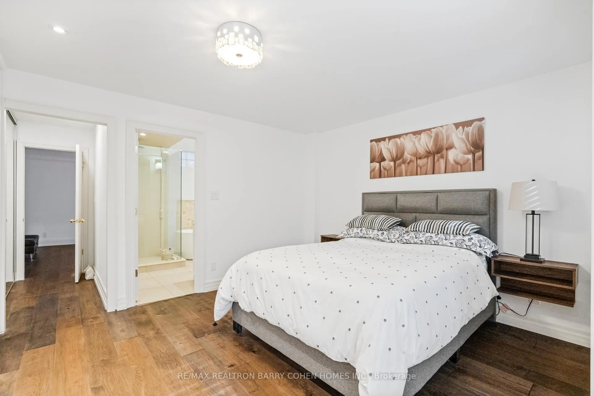 Photo 19 of 544C Scarlett Road, Etobicoke, Humber Heights — HOMEH