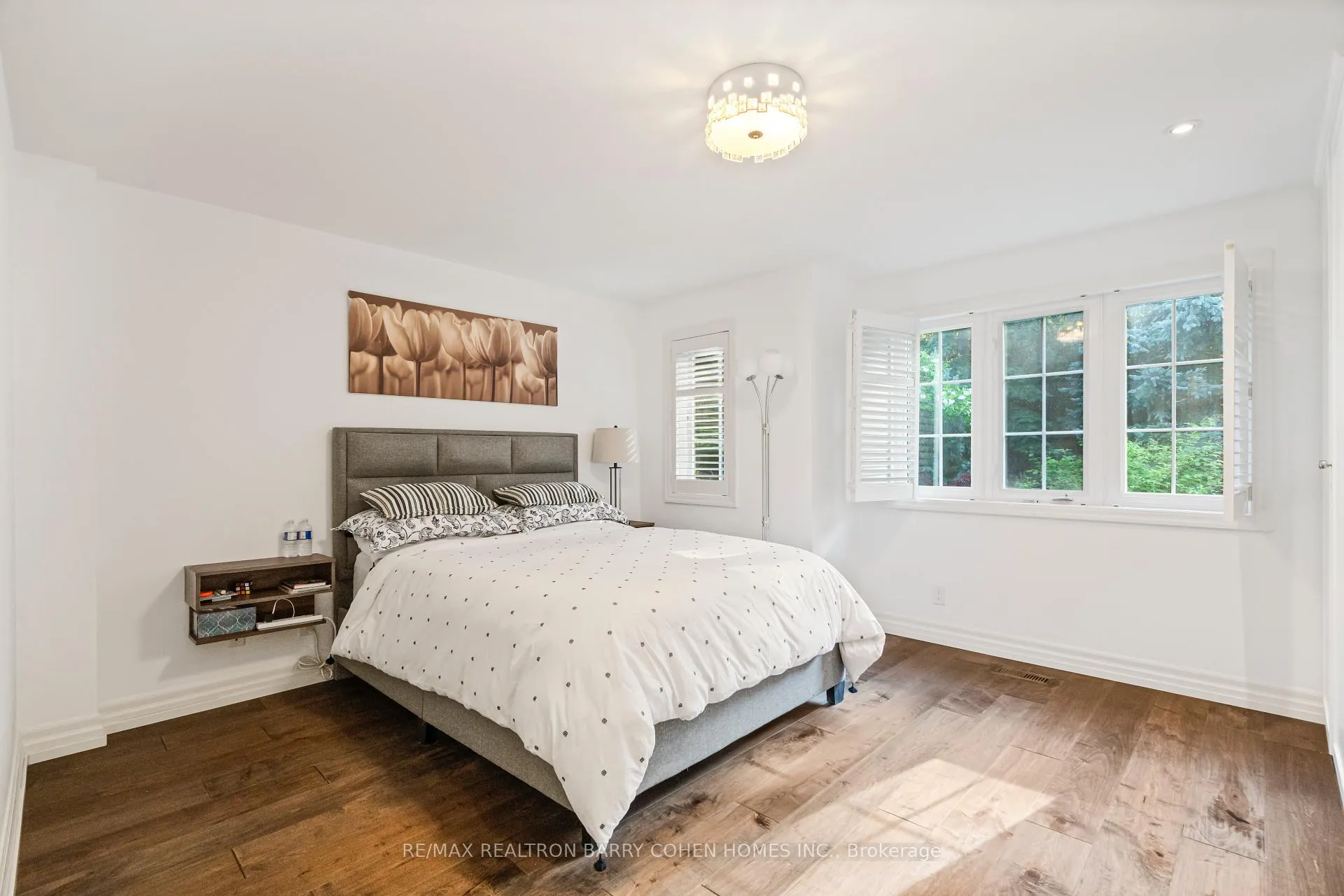 Photo 20 of 544C Scarlett Road, Etobicoke, Humber Heights — HOMEH