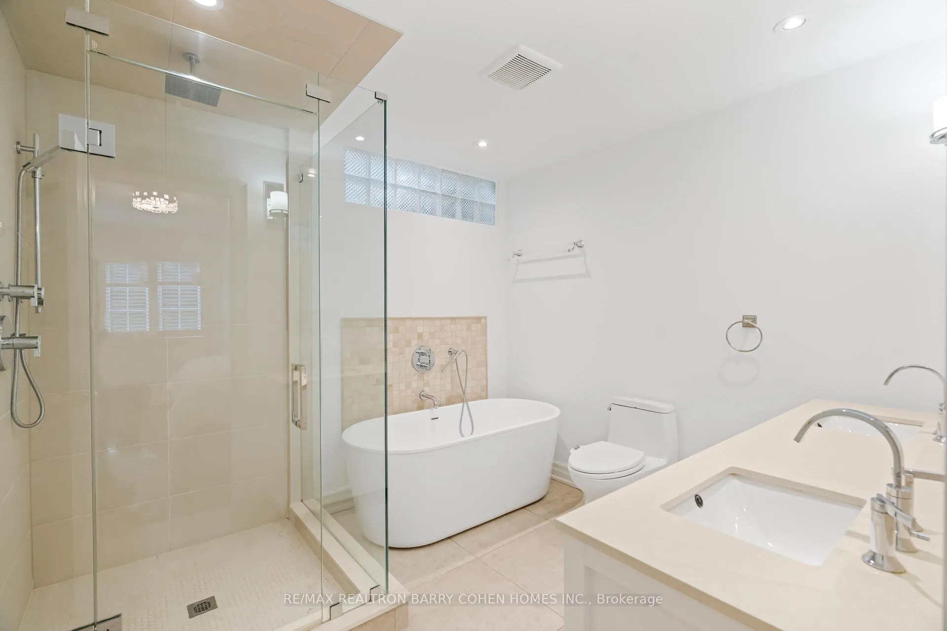 Photo 21 of 544C Scarlett Road, Etobicoke, Humber Heights — HOMEH