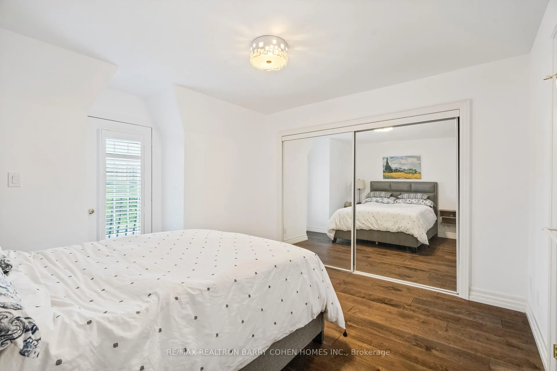Photo 25 of 544C Scarlett Road, Etobicoke, Humber Heights — HOMEH
